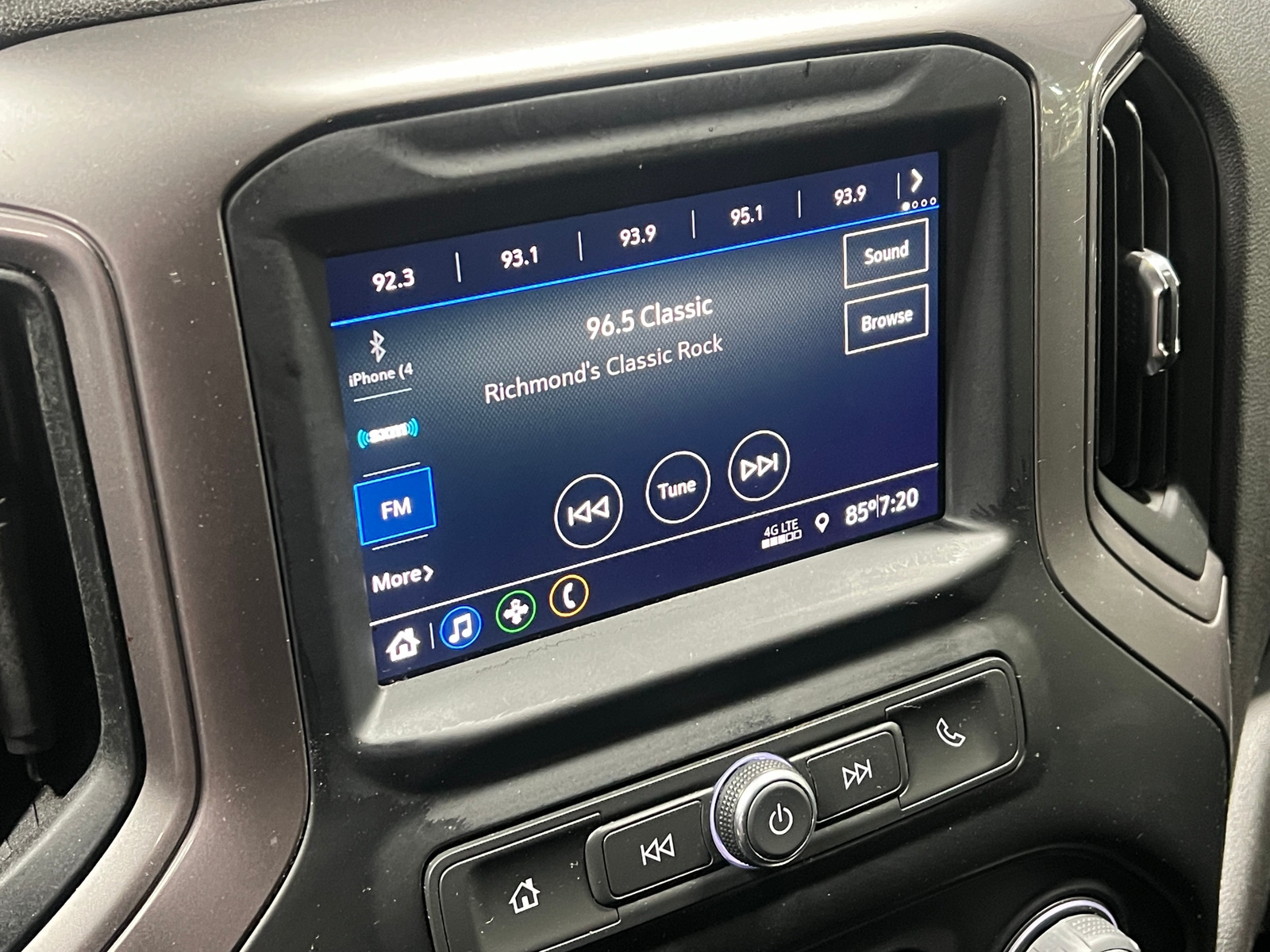 Thumbnail: 2022 Chevrolet Silverado 1500 - 4