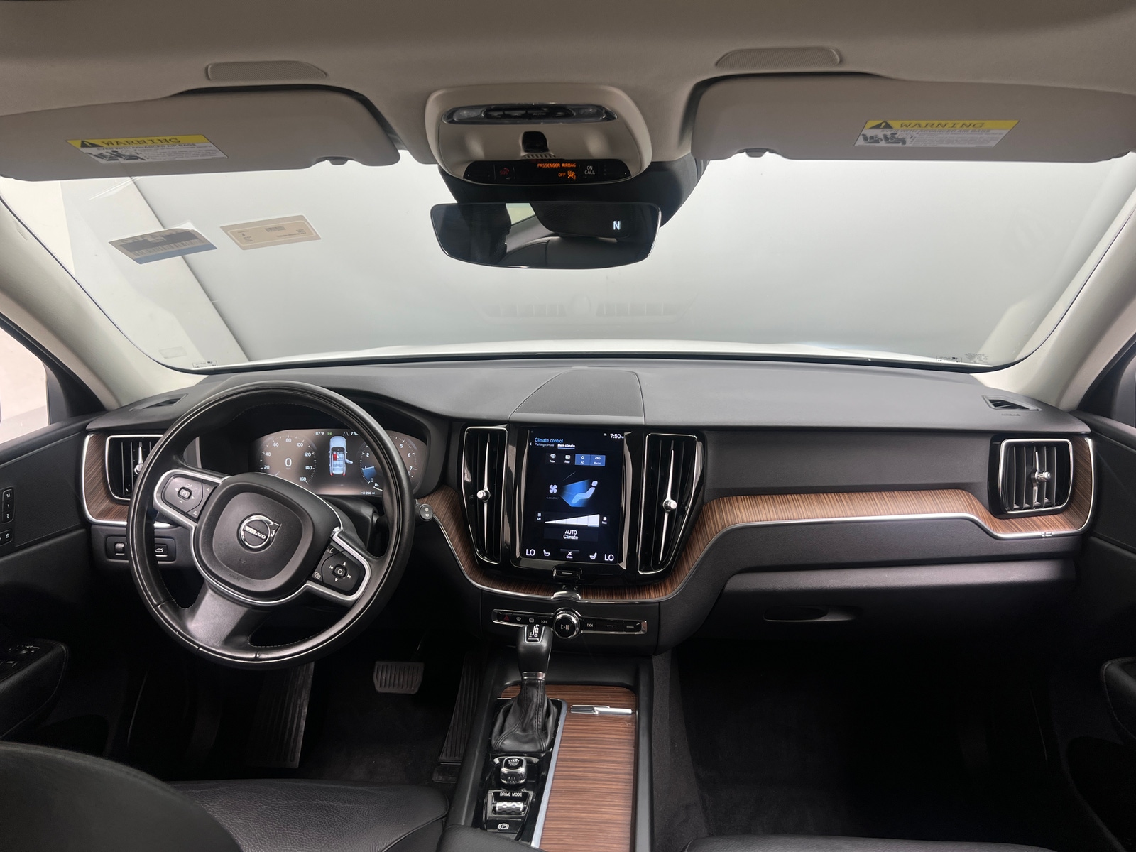 Thumbnail: 2021 Volvo XC60 - 2