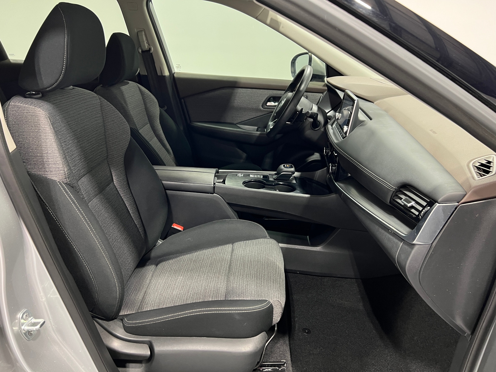 Thumbnail: 2021 Nissan Rogue - 2