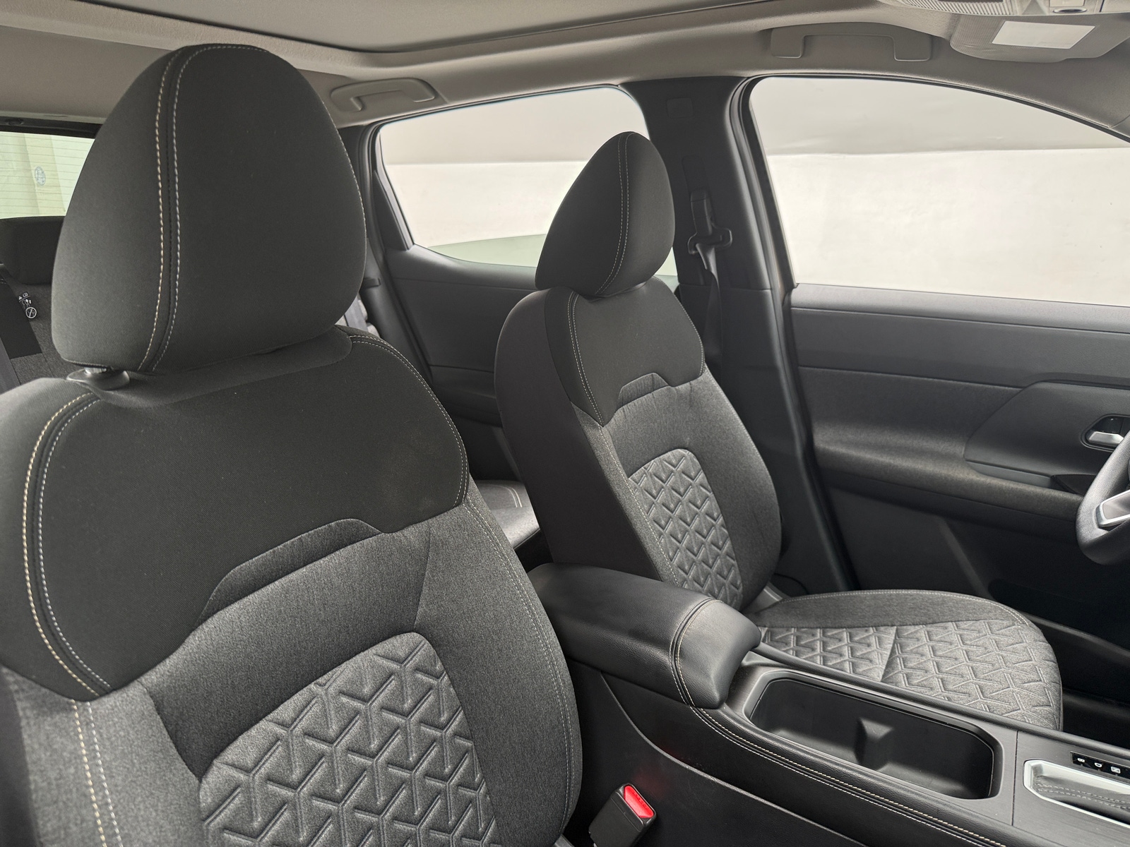 Thumbnail: 2025 Nissan Kicks - 2