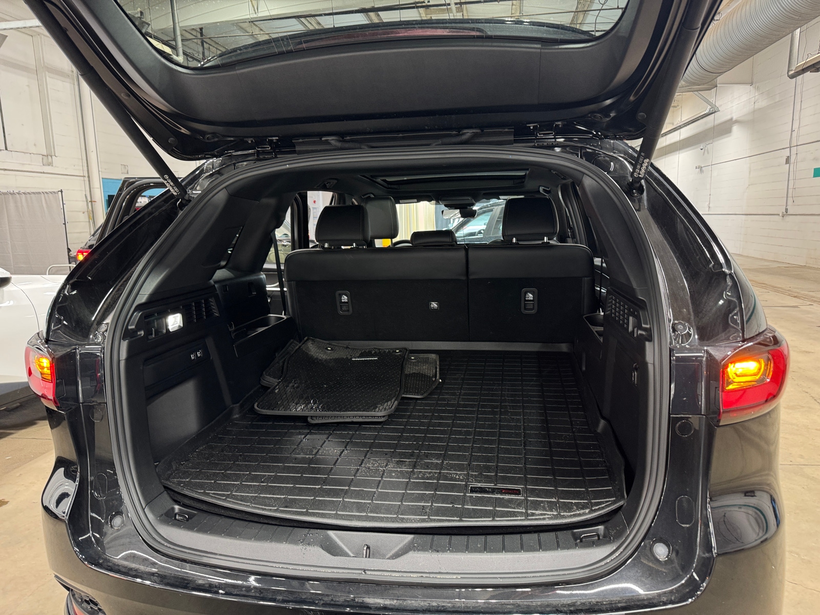 Thumbnail: 2025 Mazda CX-70 - 6