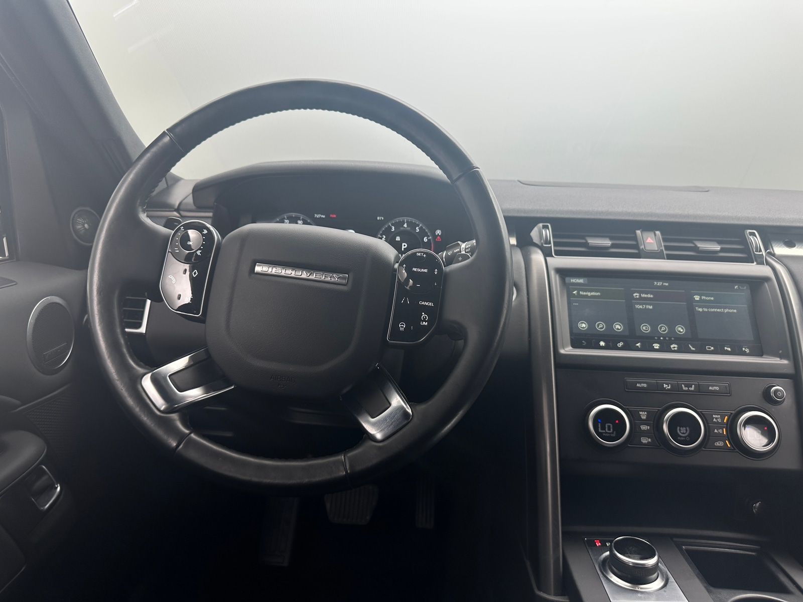 Thumbnail: 2020 Land Rover Discovery - 4