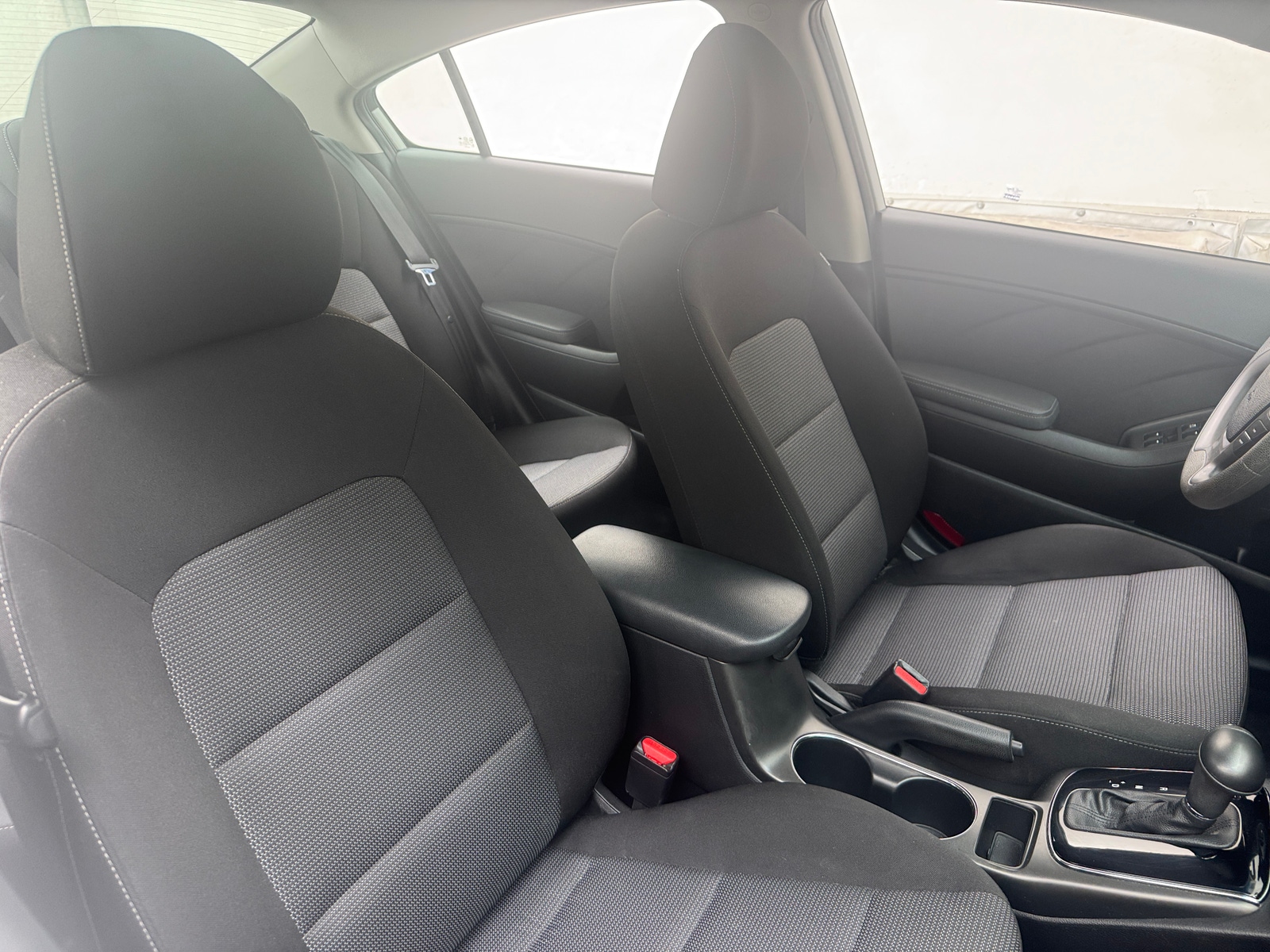 Thumbnail: 2017 Kia Forte - 2