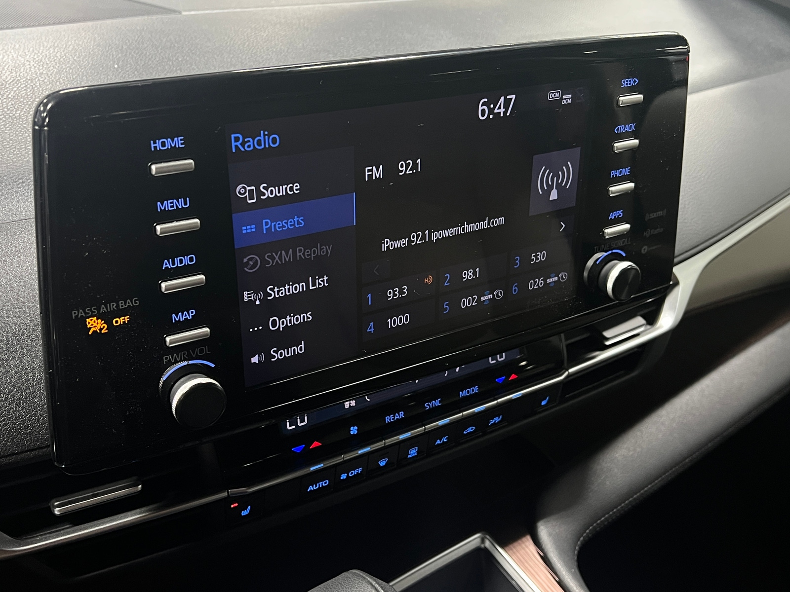 Thumbnail: 2023 Toyota Sienna - 3