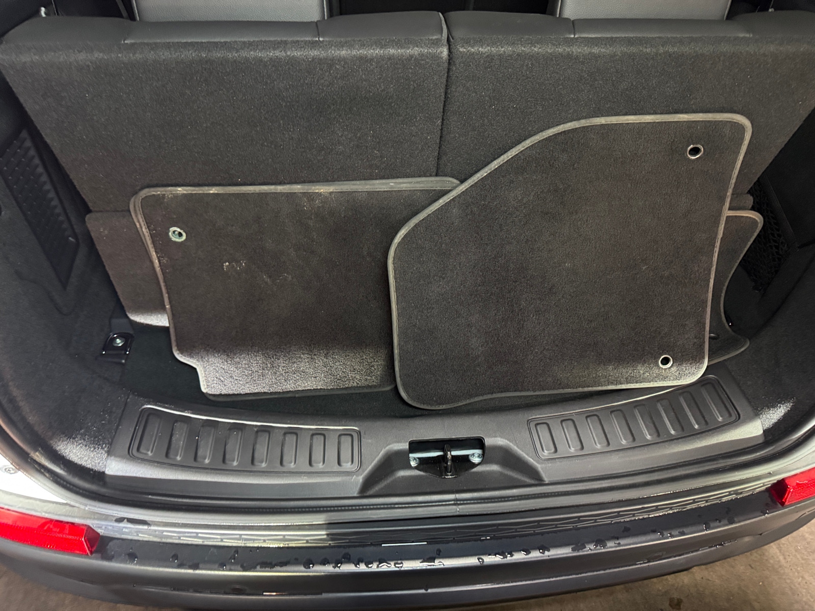 Thumbnail: 2020 Land Rover Discovery Sport - 7