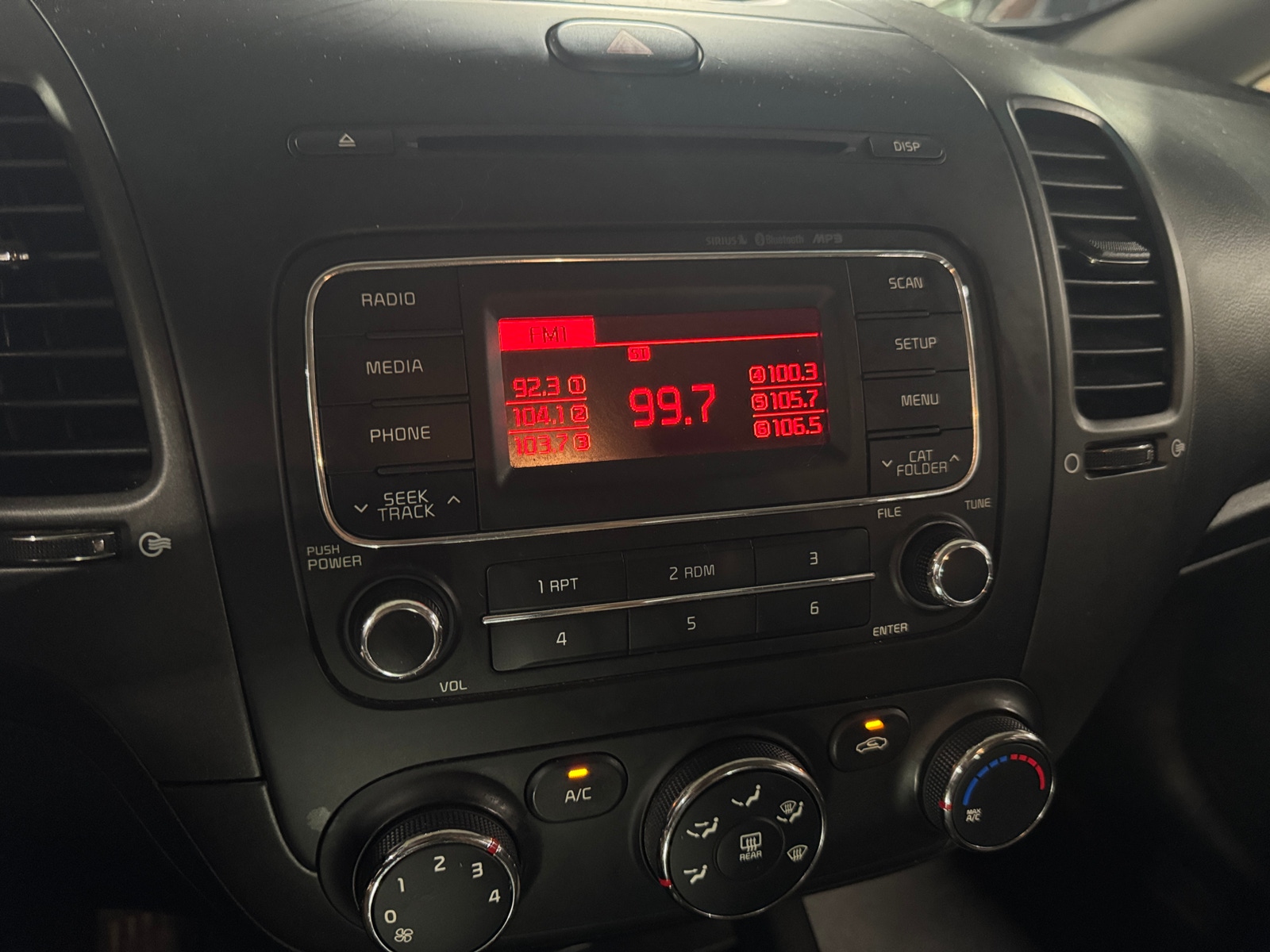 Thumbnail: 2016 Kia Forte - 4