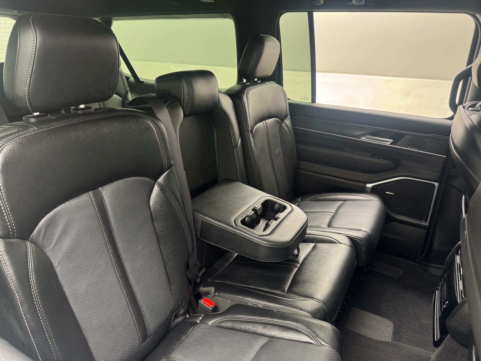 Thumbnail: 2024 Jeep Wagoneer - 5