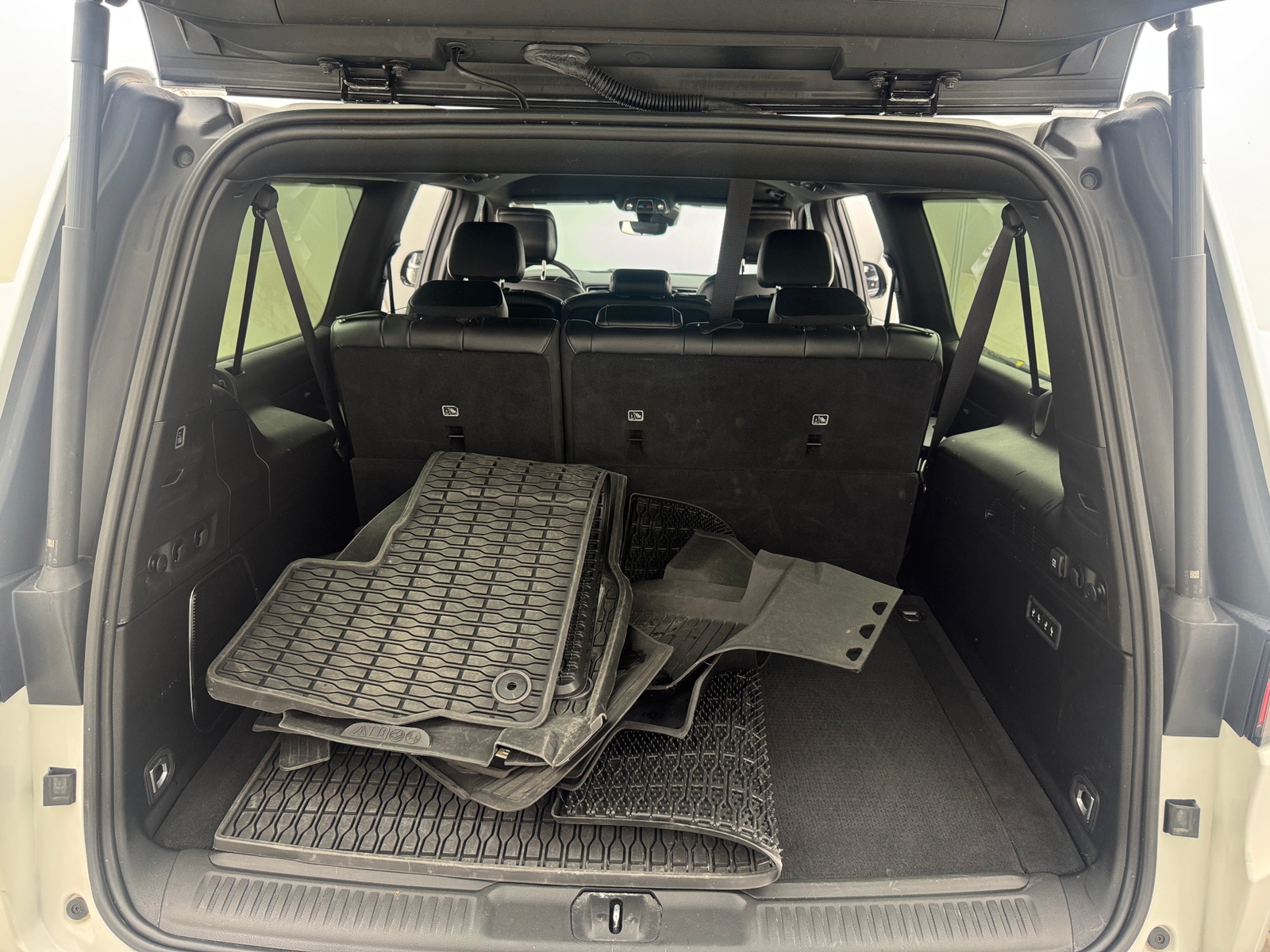 Thumbnail: 2024 Jeep Wagoneer - 6