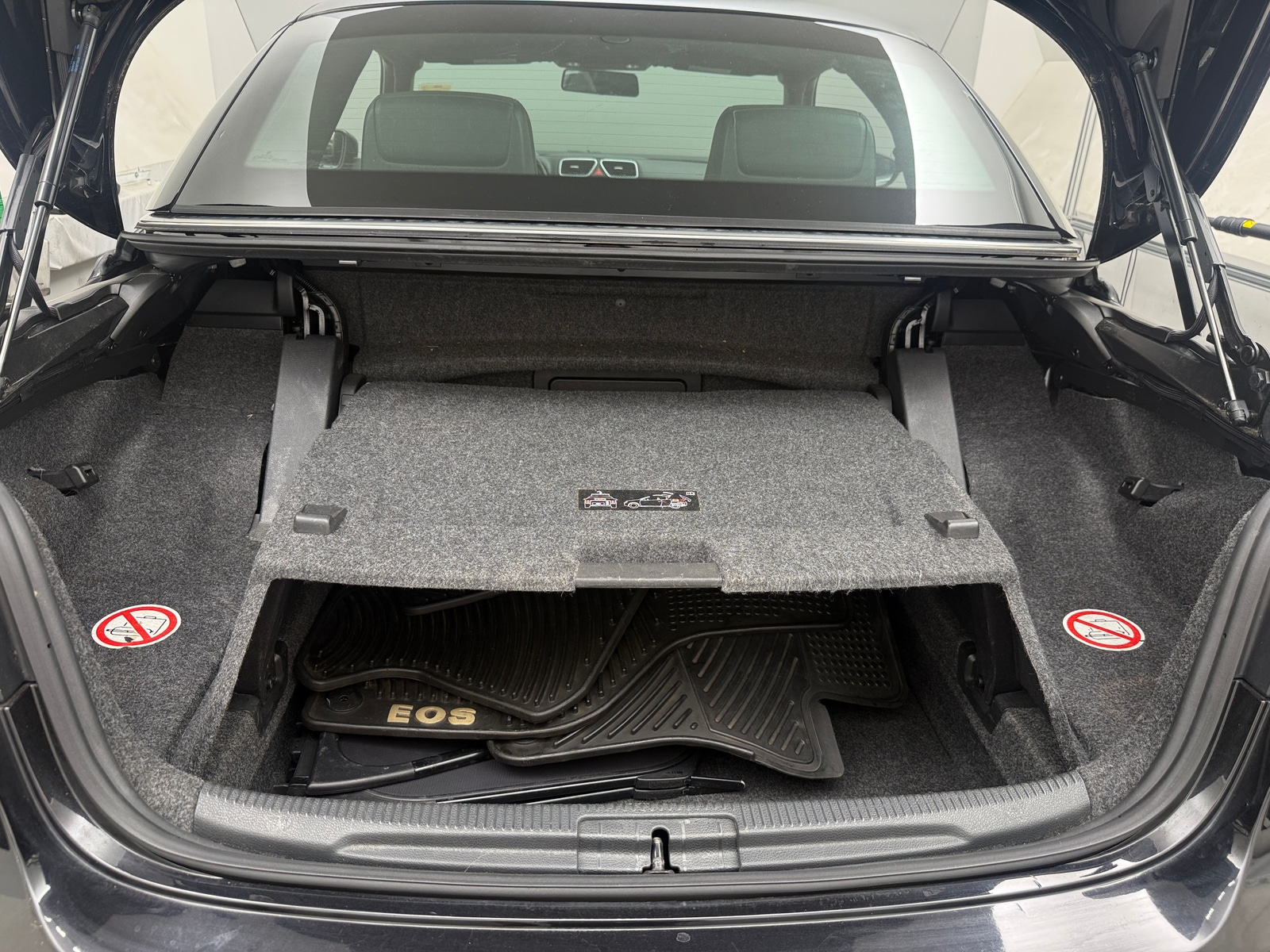 Thumbnail: 2014 Volkswagen Eos - 6