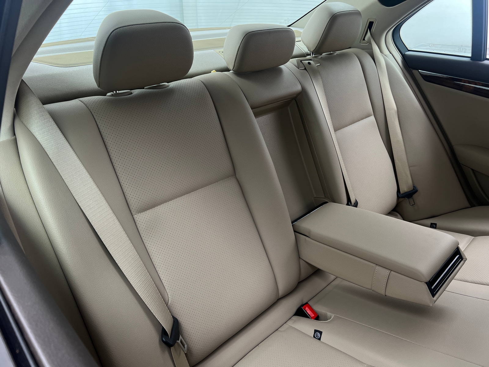 Thumbnail: 2014 Mercedes-Benz C-Class - 6