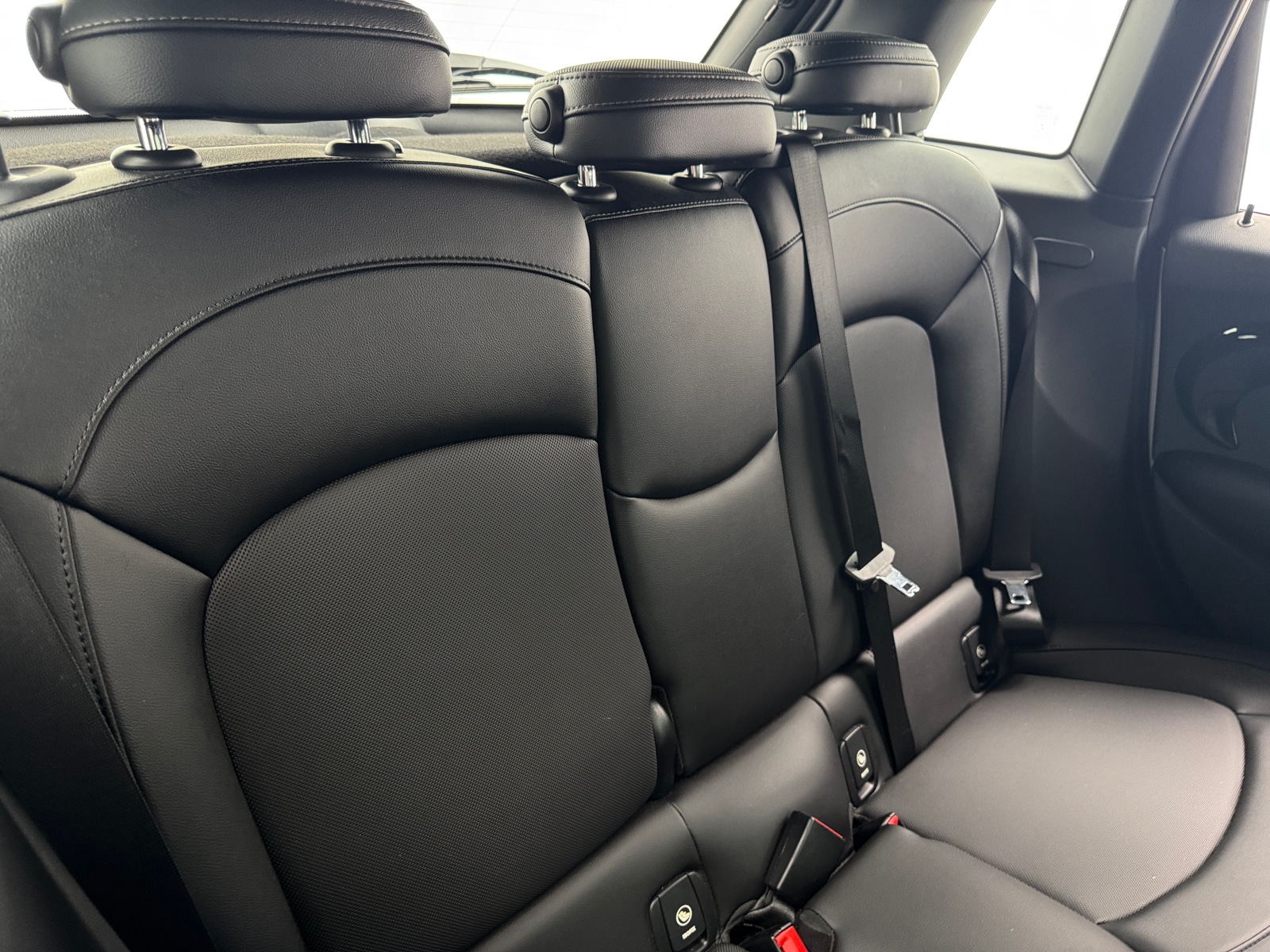 Thumbnail: 2016 MINI Cooper Hardtop - 5