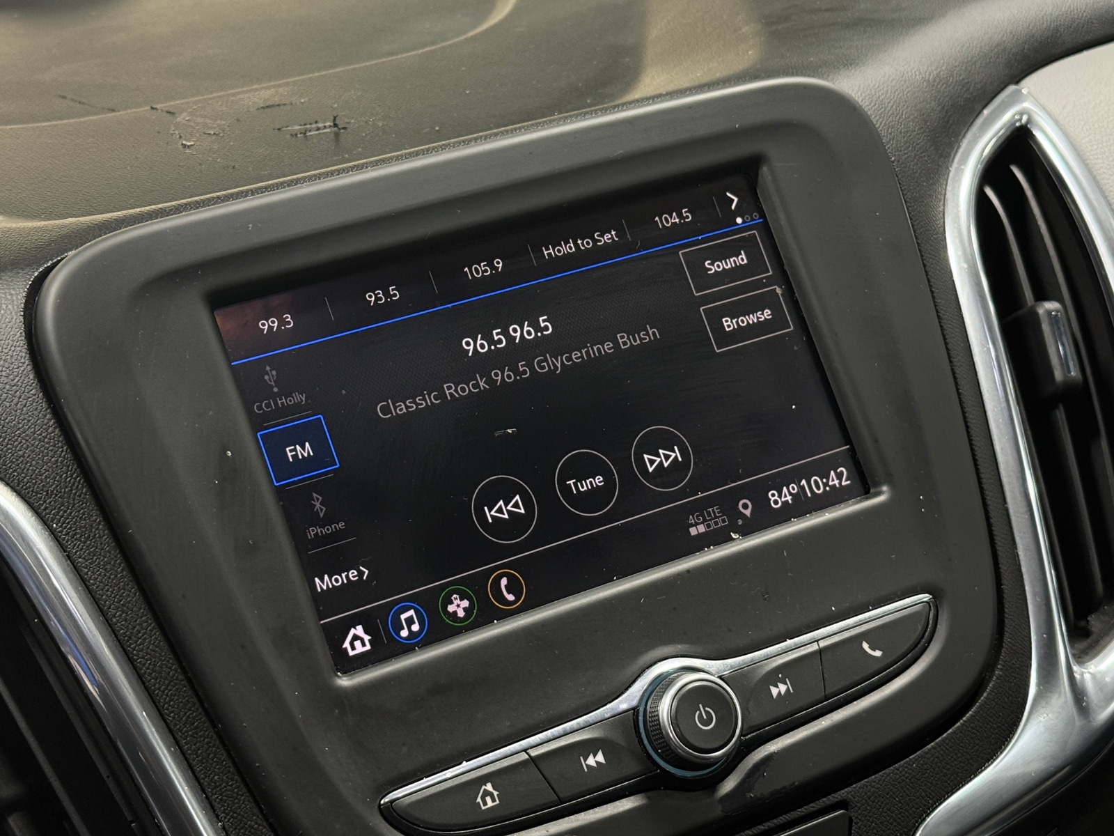 Thumbnail: 2020 Chevrolet Equinox - 4