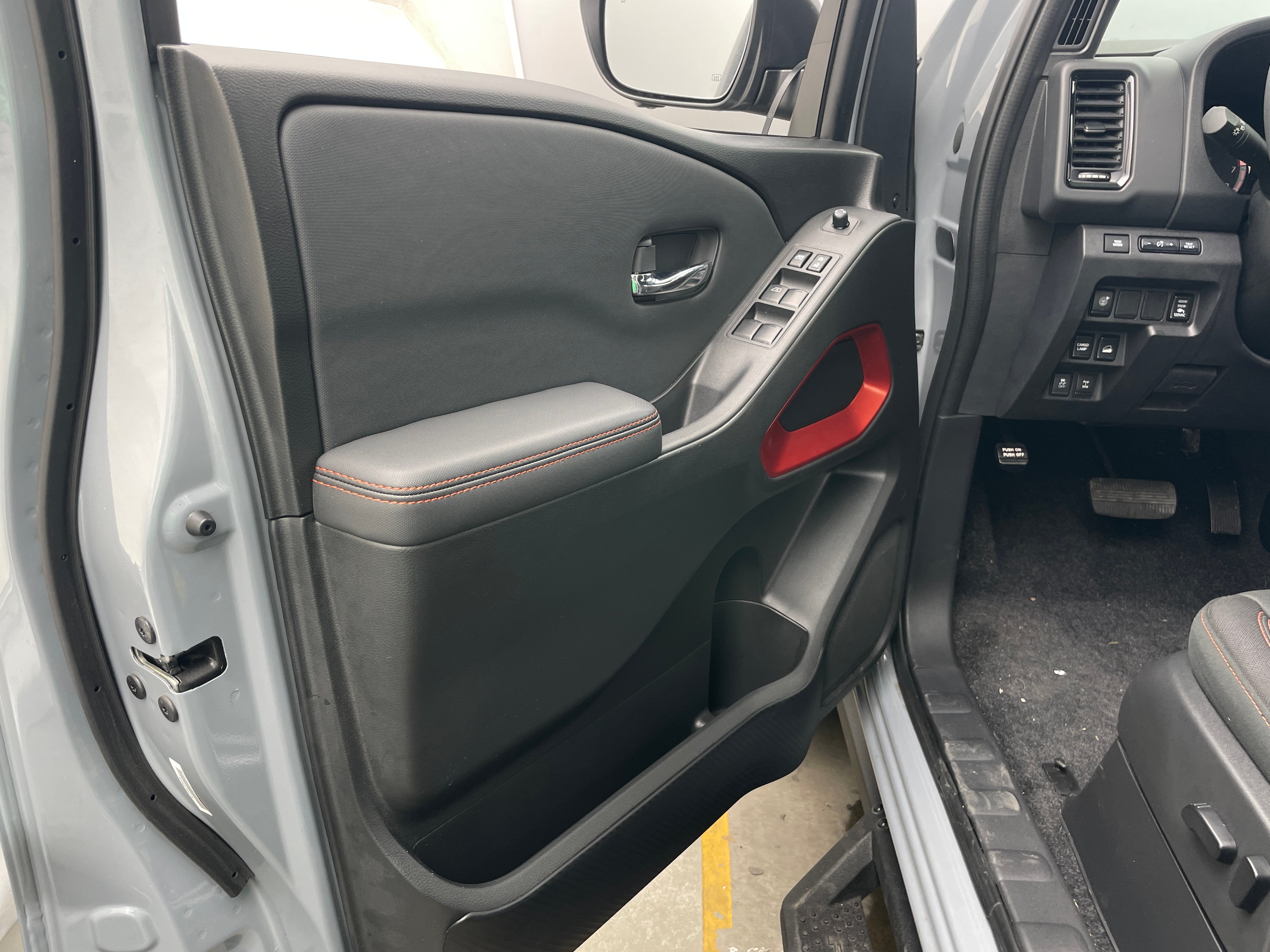 2022 Nissan Frontier PRO-4X - Photo 8