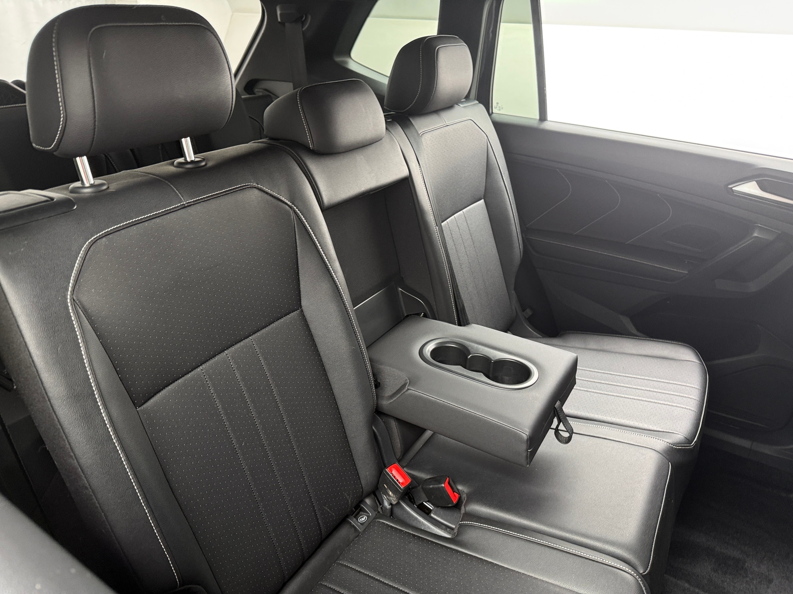 Thumbnail: 2023 Volkswagen Tiguan - 5