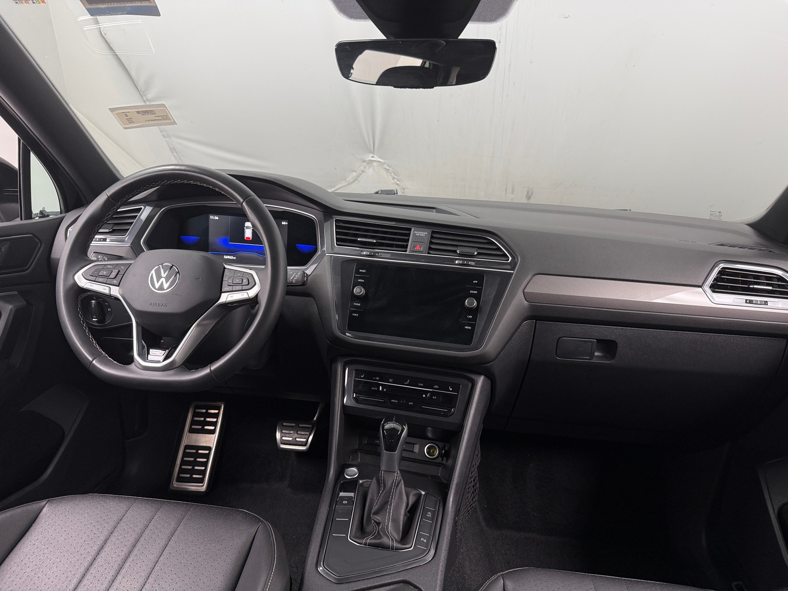 Thumbnail: 2023 Volkswagen Tiguan - 2