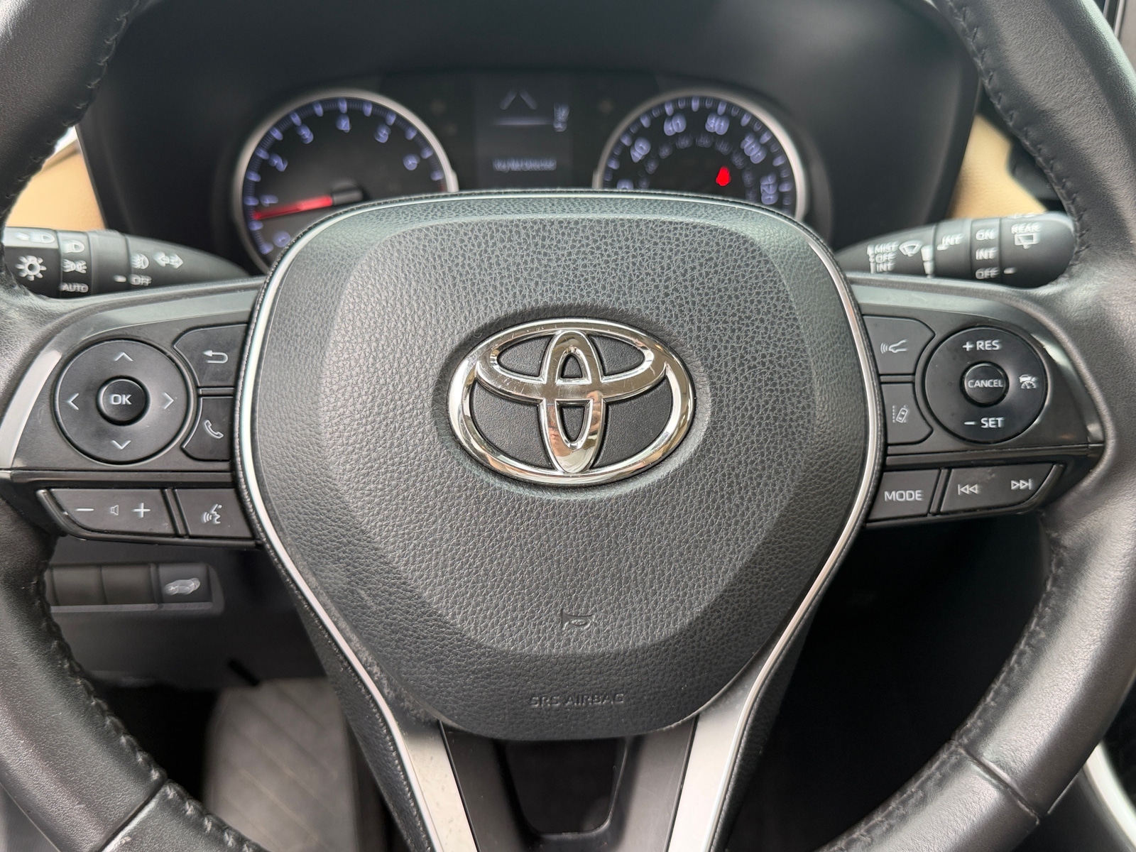 Thumbnail: 2019 Toyota RAV4 - 4