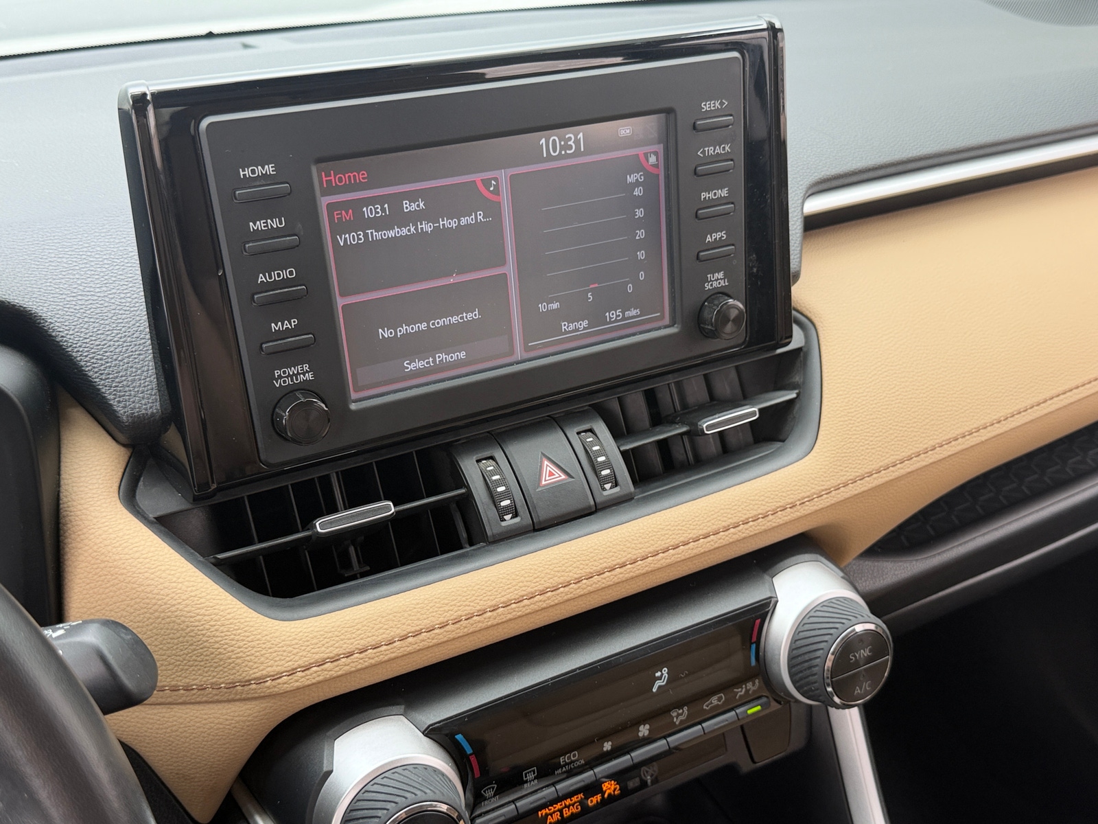 Thumbnail: 2019 Toyota RAV4 - 3