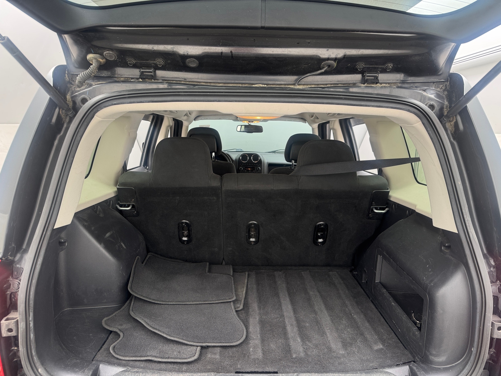 Thumbnail: 2016 Jeep Patriot - 7