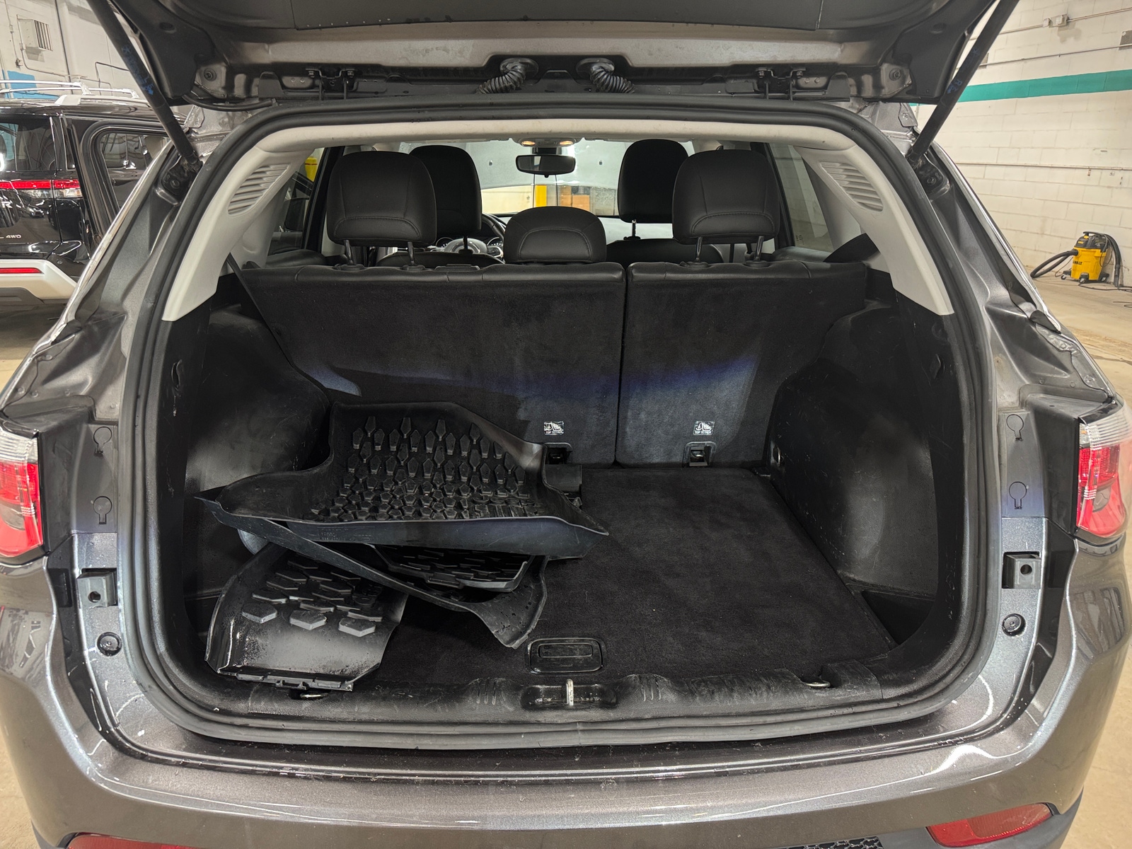 Thumbnail: 2018 Jeep Compass - 7