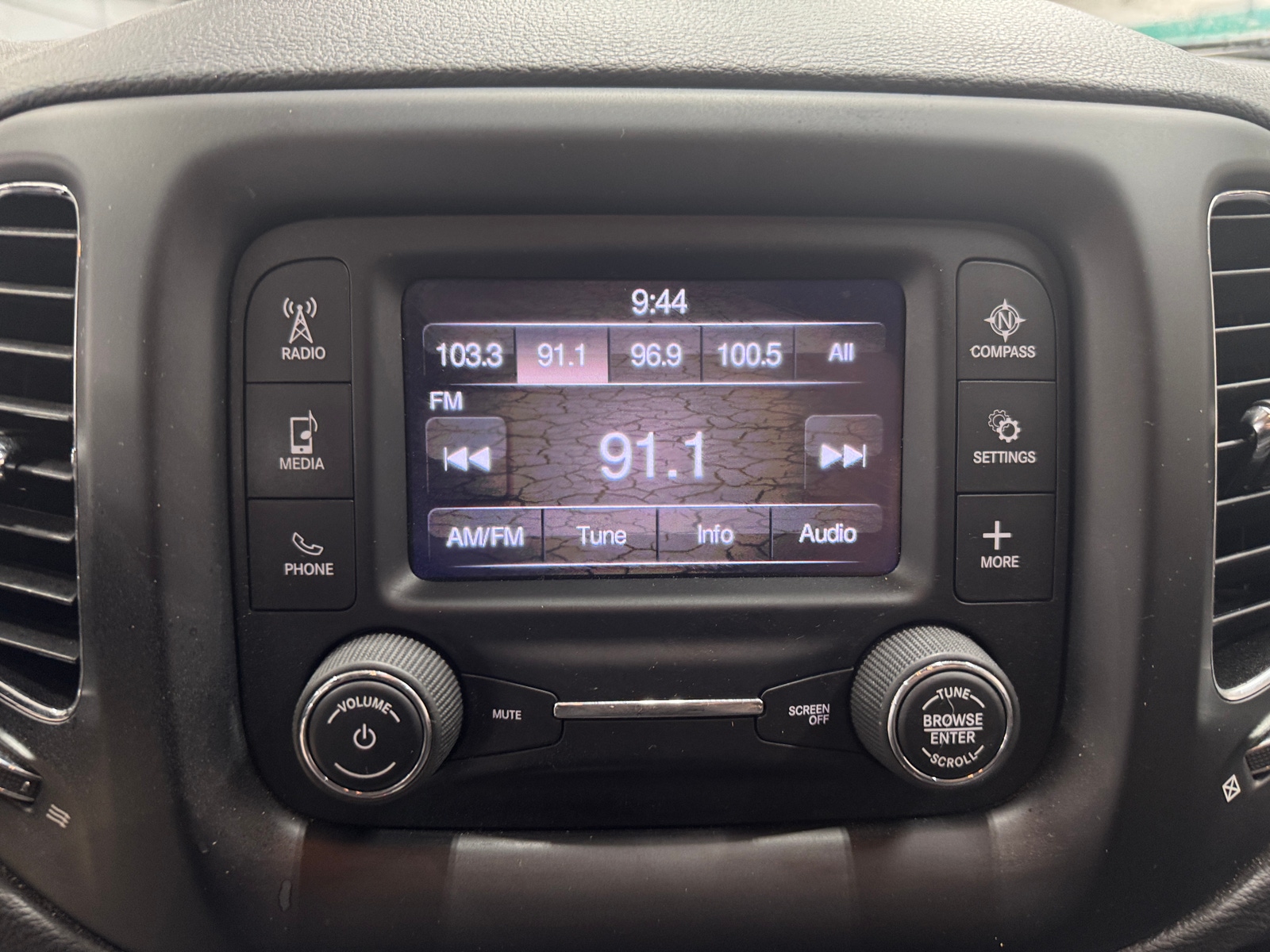 Thumbnail: 2018 Jeep Compass - 4