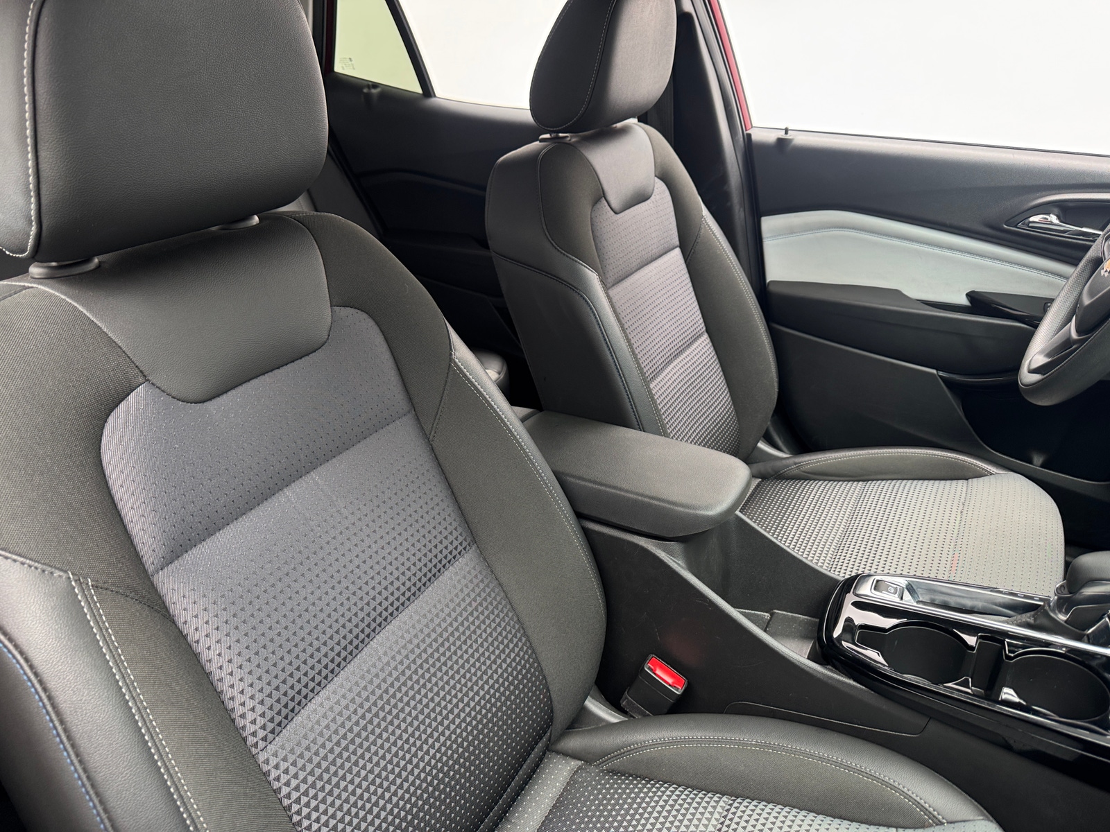 Thumbnail: 2025 Chevrolet Trax - 2