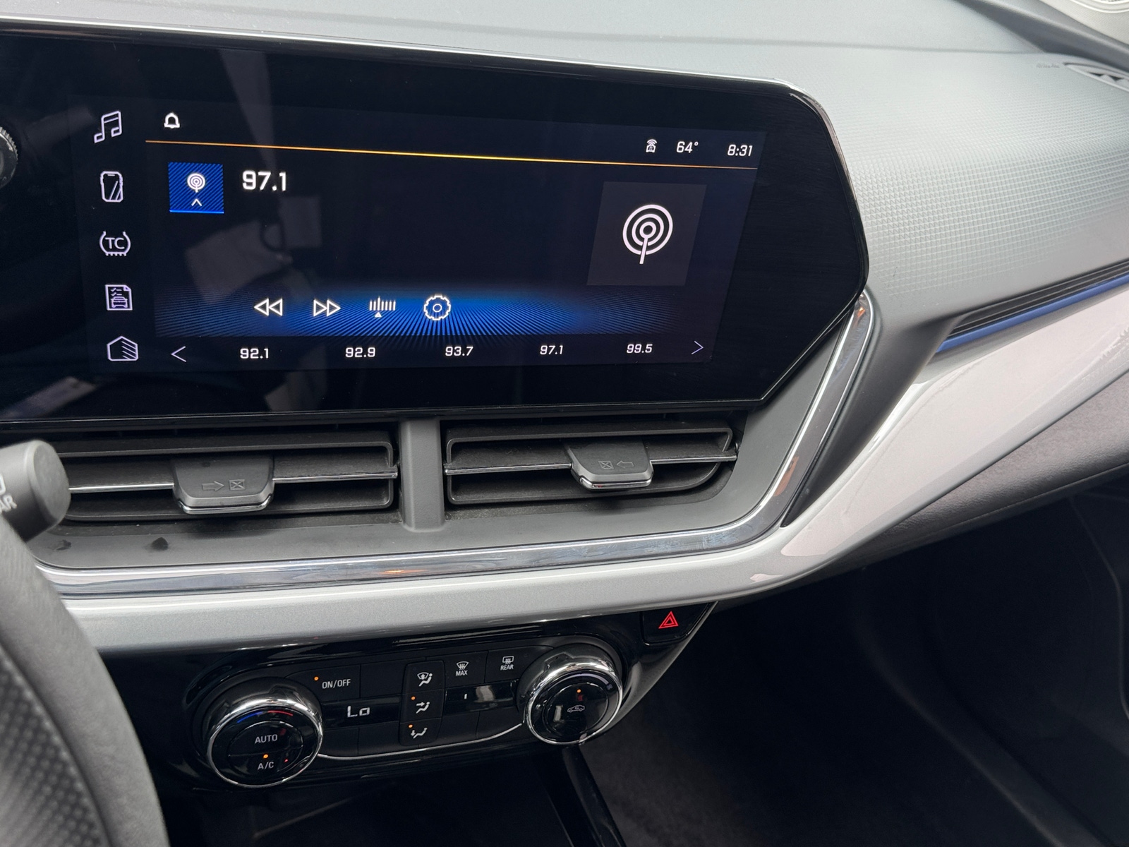 Thumbnail: 2025 Chevrolet Trax - 4