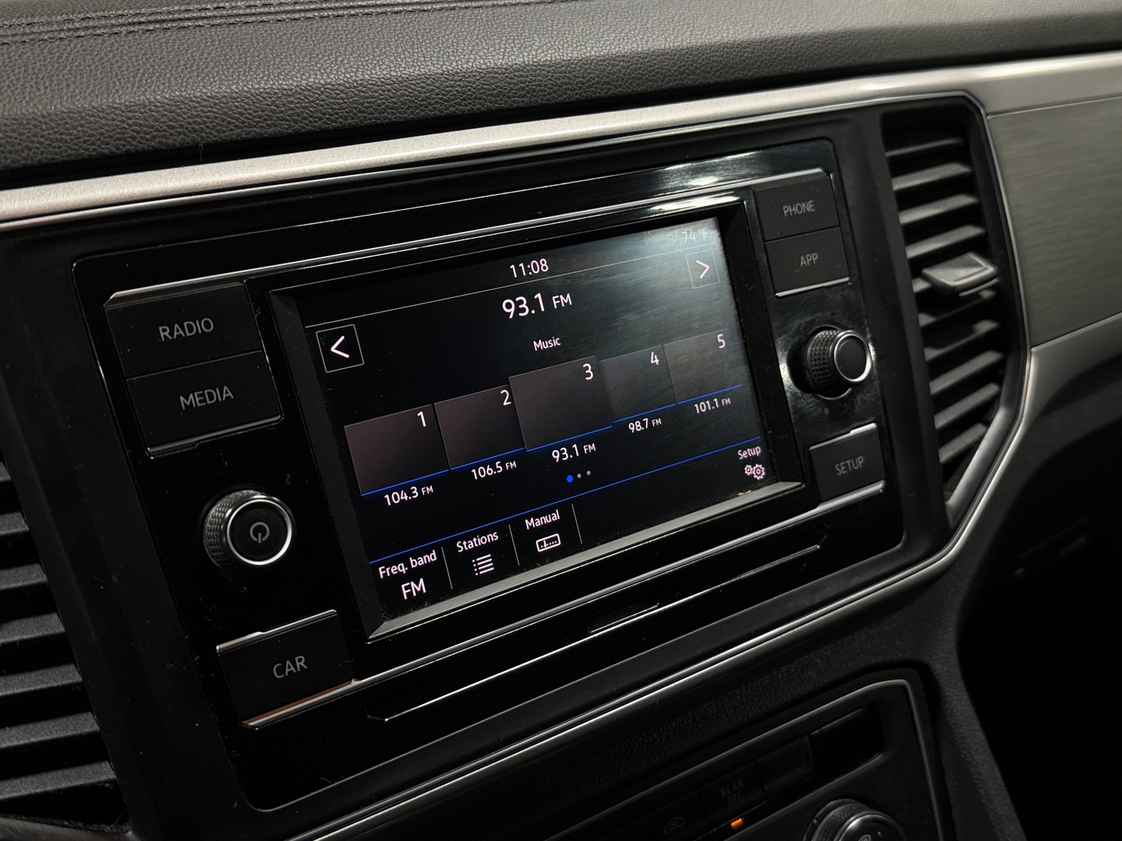 Thumbnail: 2018 Volkswagen Atlas - 4