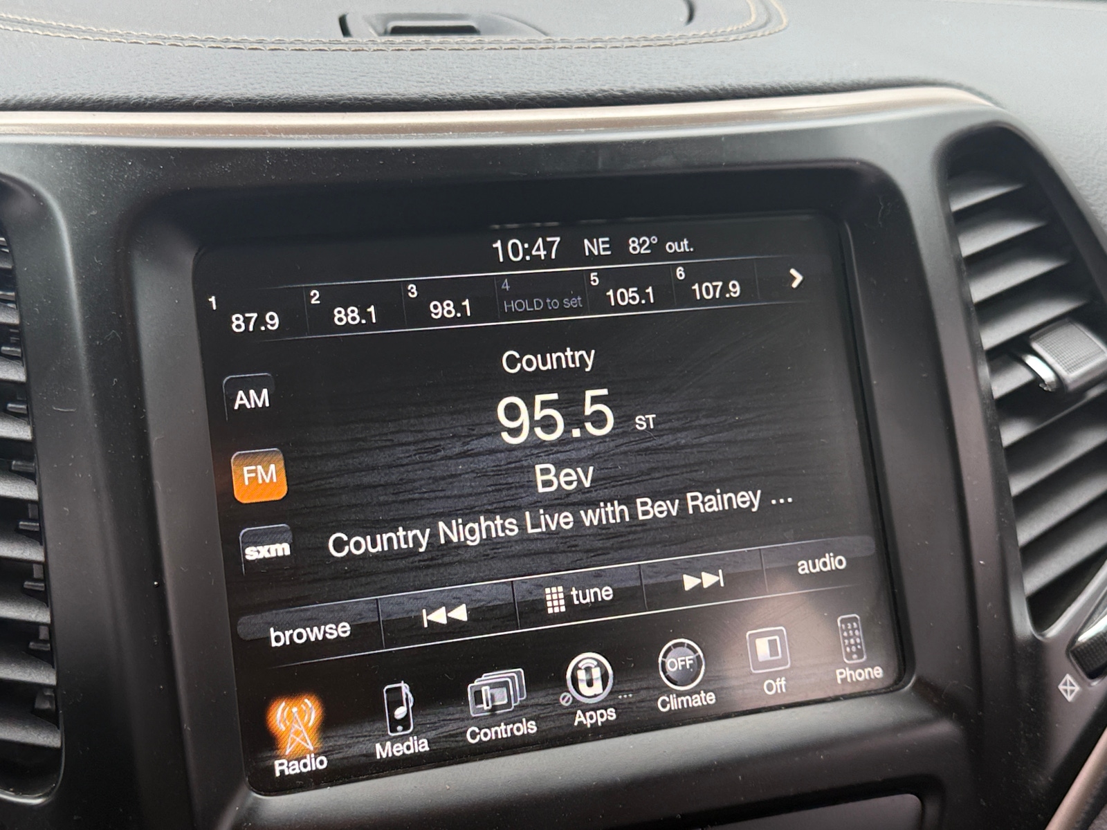 Thumbnail: 2017 Jeep Cherokee - 4