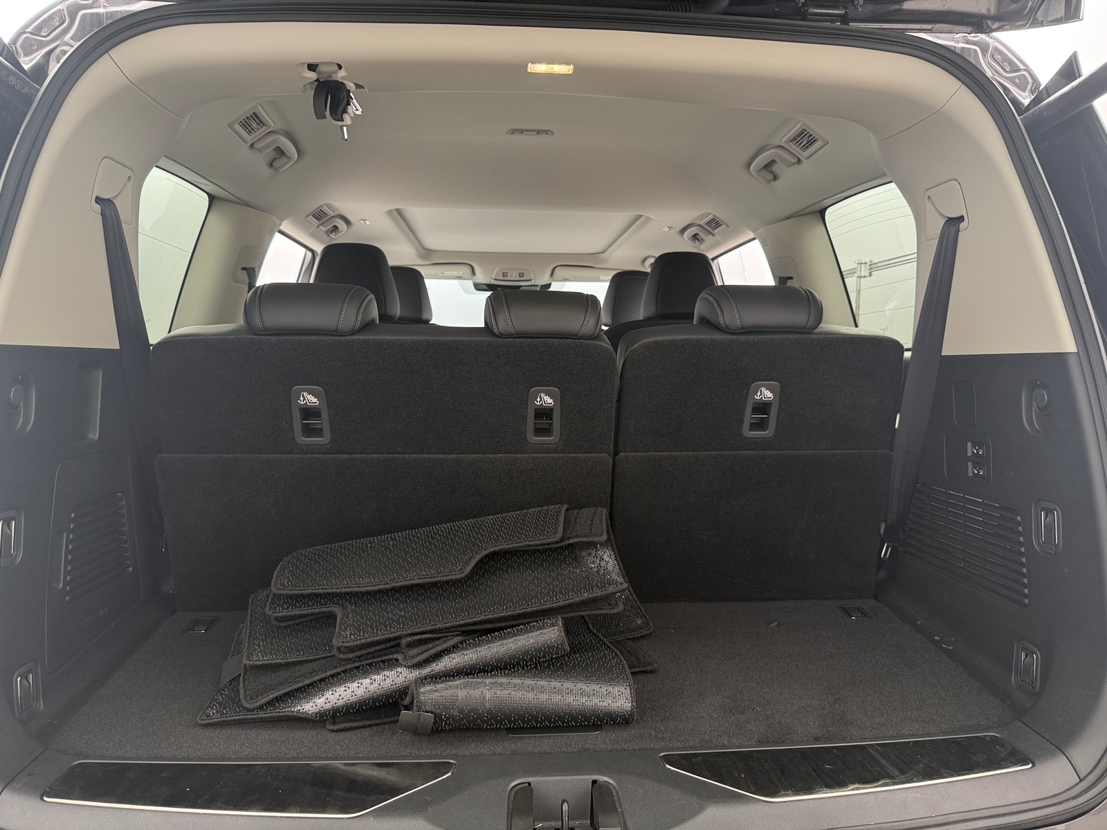 Thumbnail: 2025 INFINITI QX80 - 6