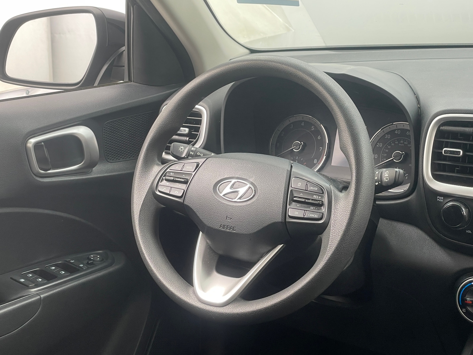Thumbnail: 2022 Hyundai Venue - 5