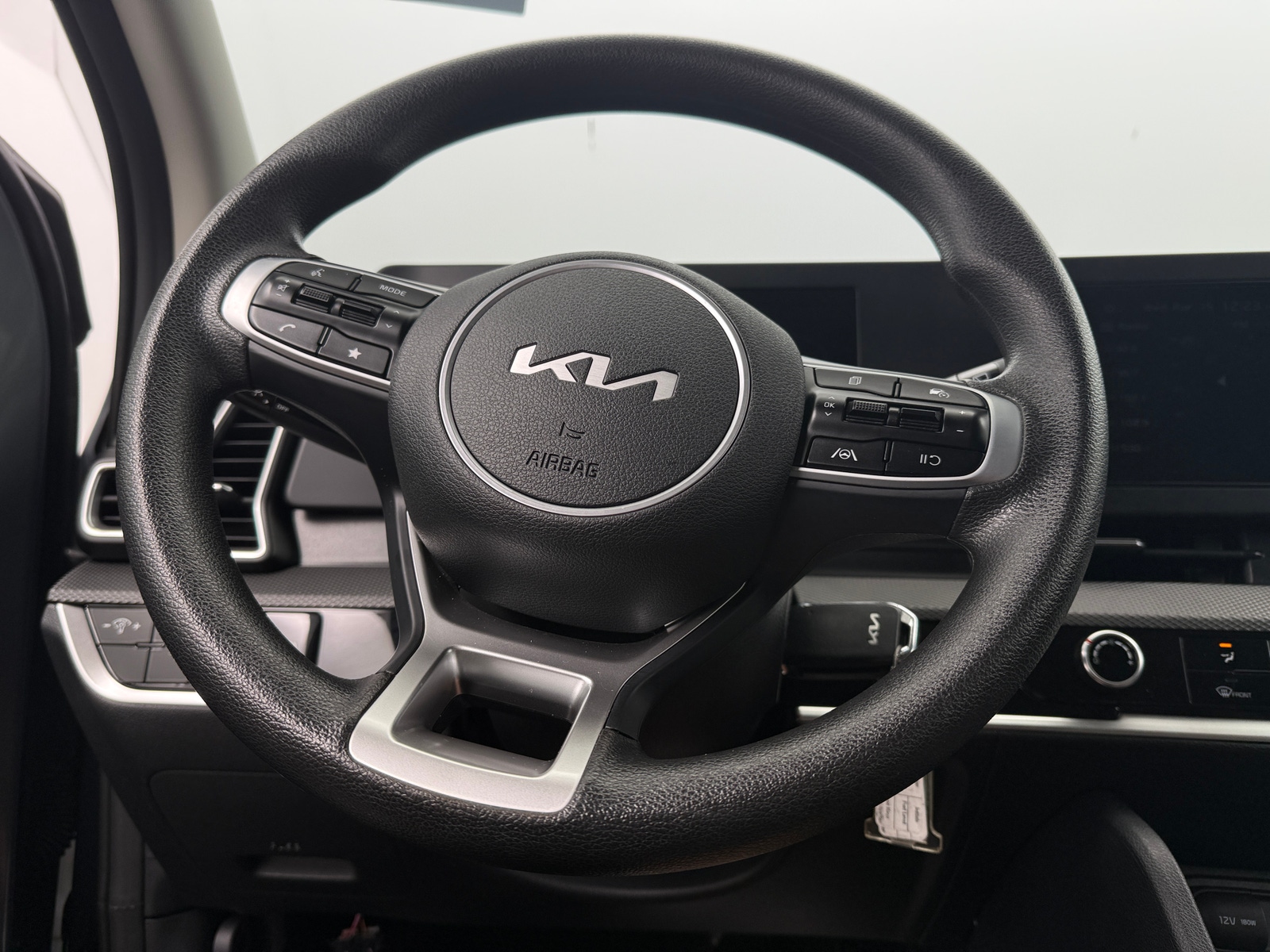 Thumbnail: 2025 Kia Sportage - 5