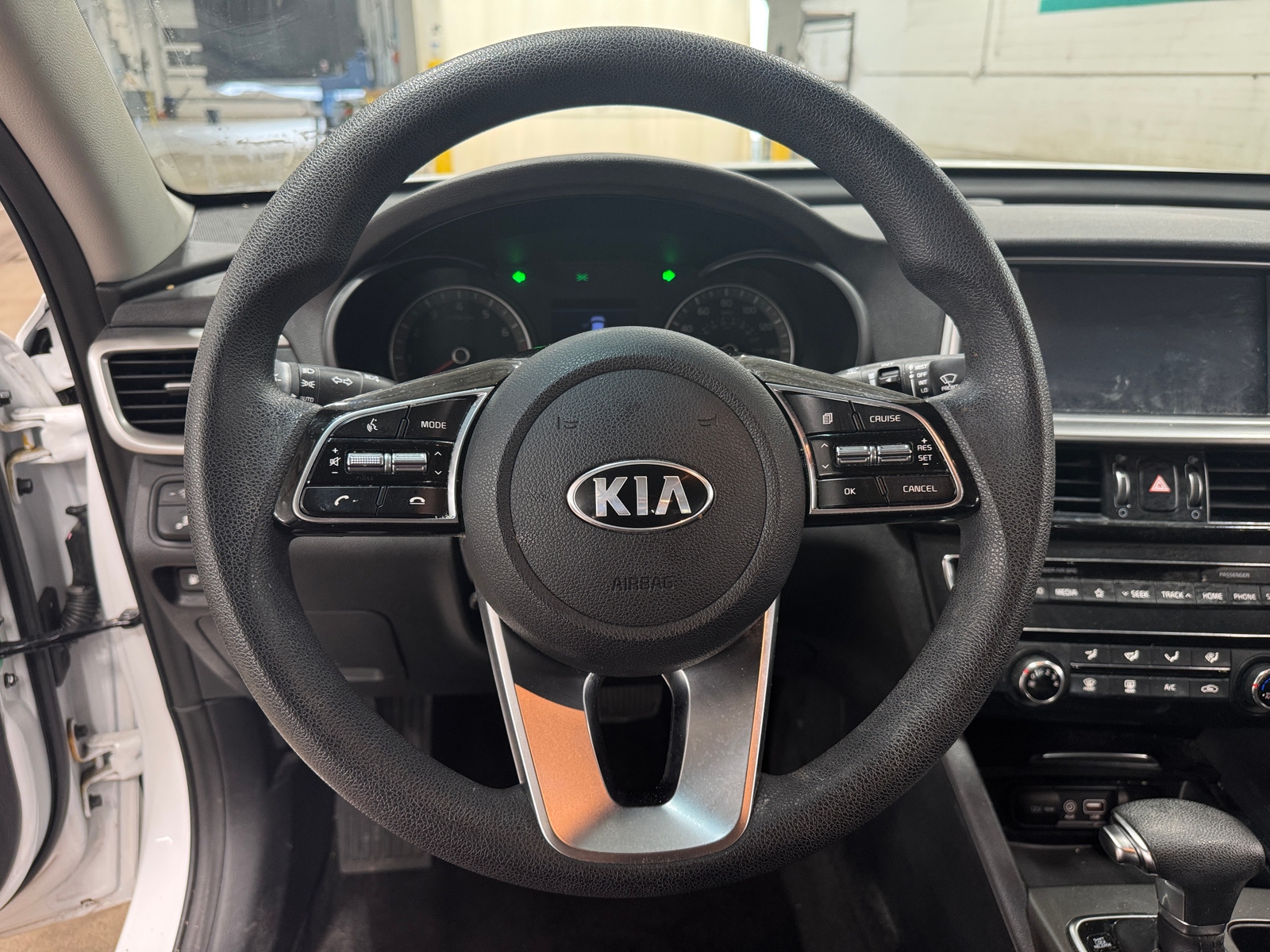 Thumbnail: 2020 Kia Optima - 5