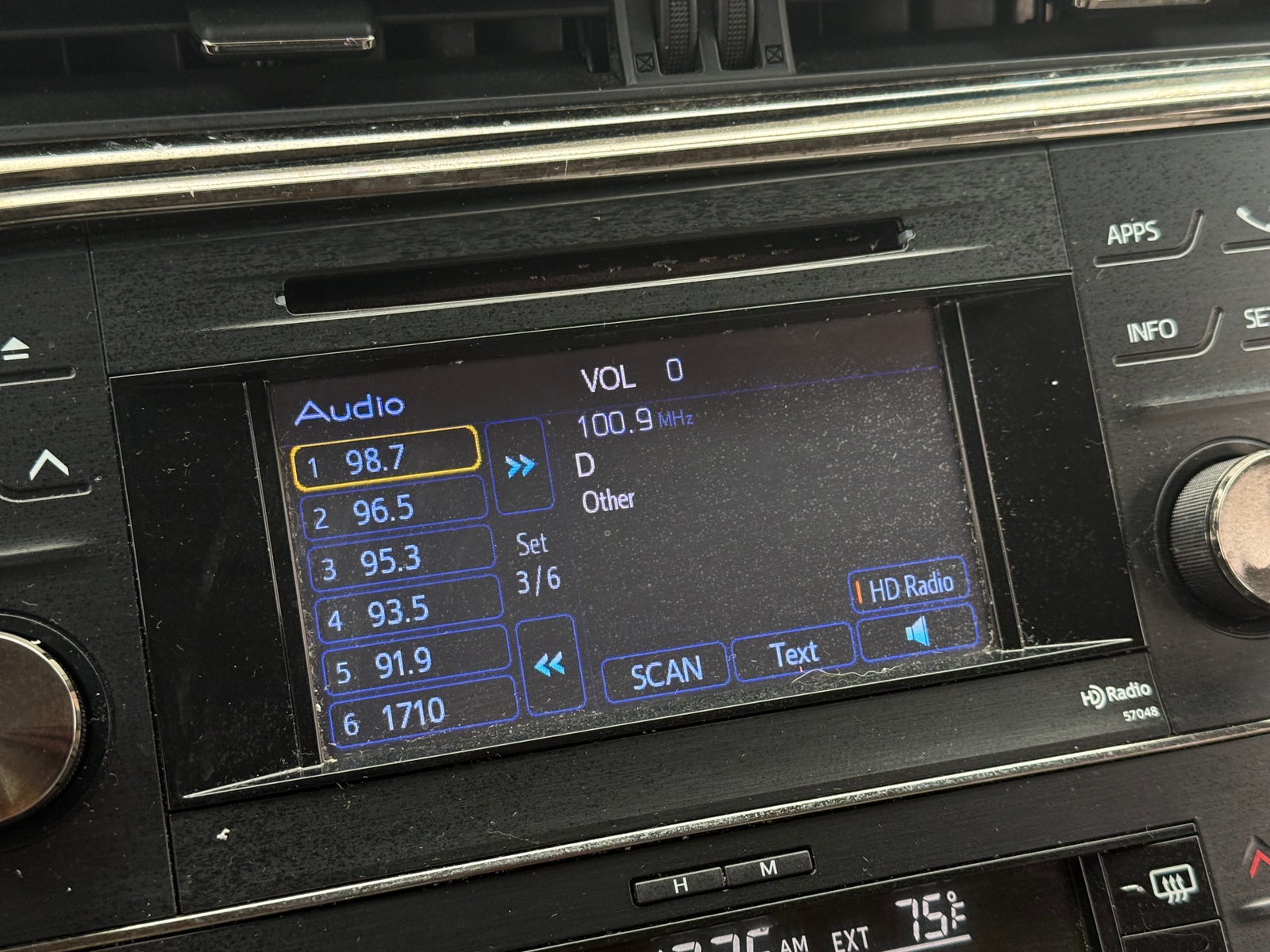 Thumbnail: 2013 Toyota Avalon - 4