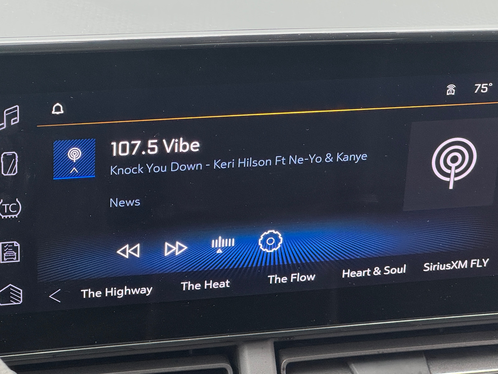 Thumbnail: 2025 Chevrolet Trax - 4