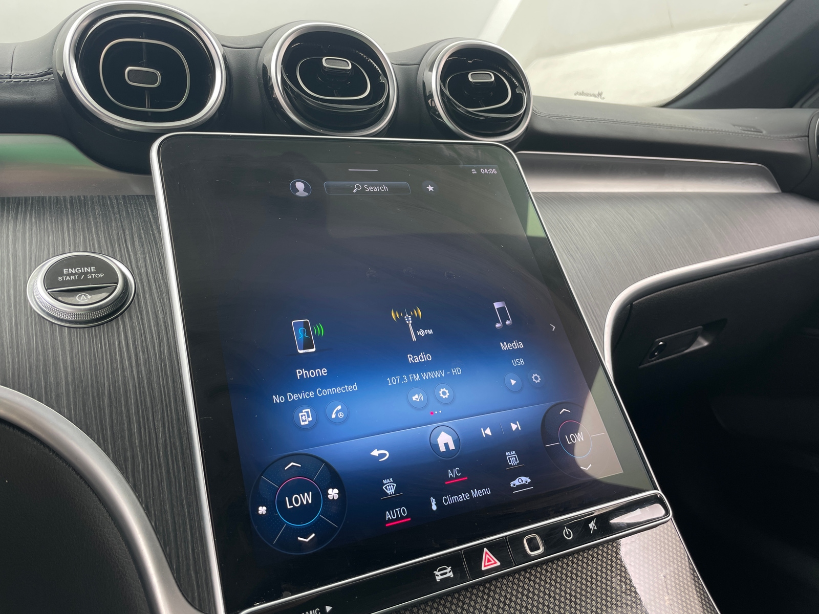 Thumbnail: 2023 Mercedes-Benz C-Class - 3