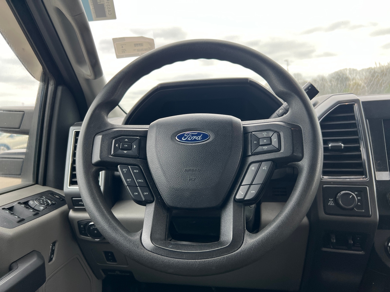 Thumbnail: 2019 Ford Econoline - 5