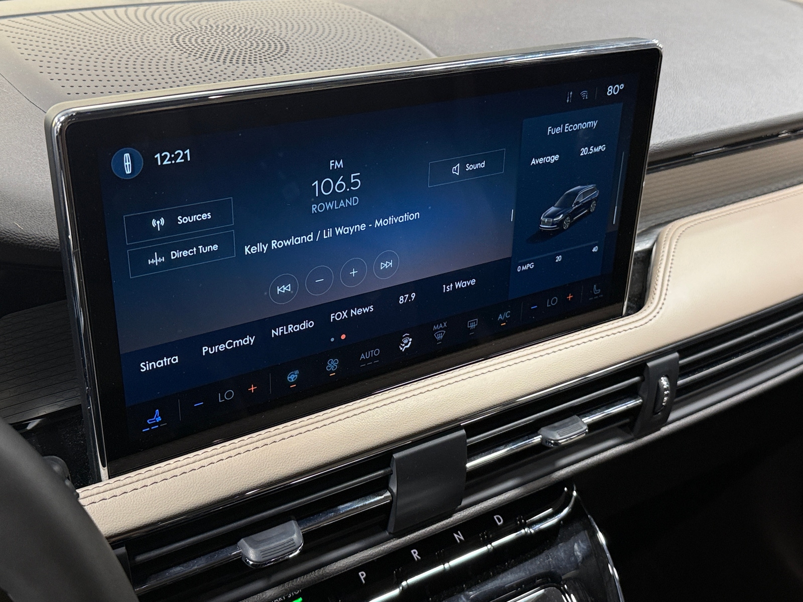 Thumbnail: 2024 Lincoln Corsair - 3