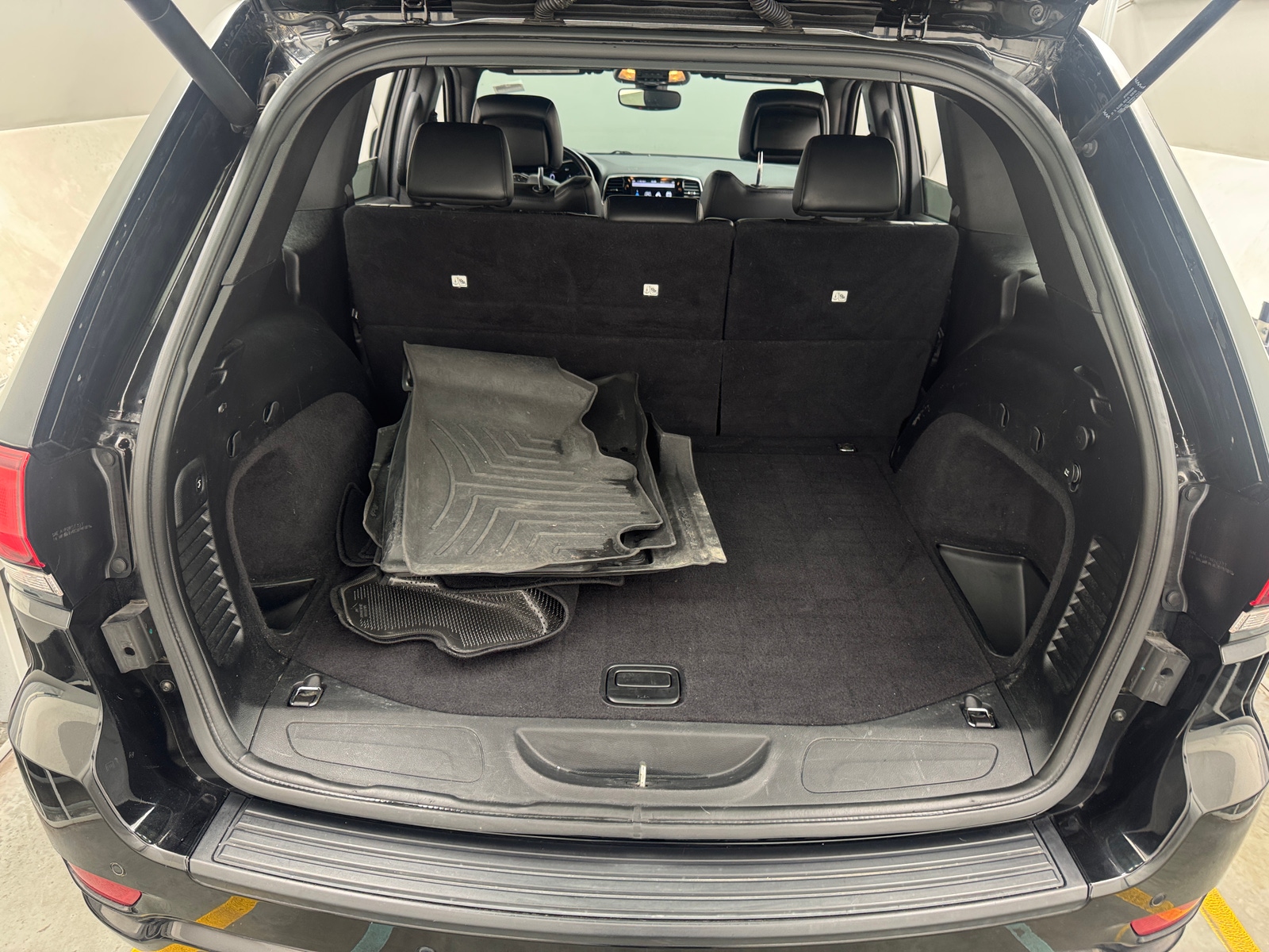 Thumbnail: 2020 Jeep Grand Cherokee - 7