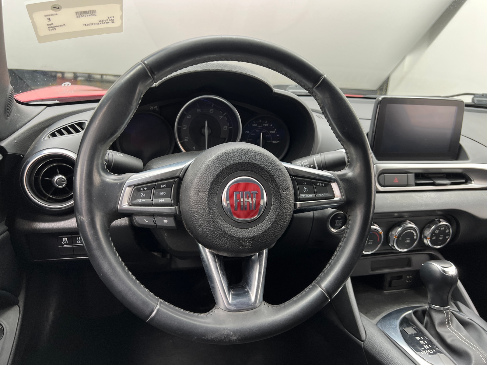 Thumbnail: 2017 Fiat 124 Spider - 4