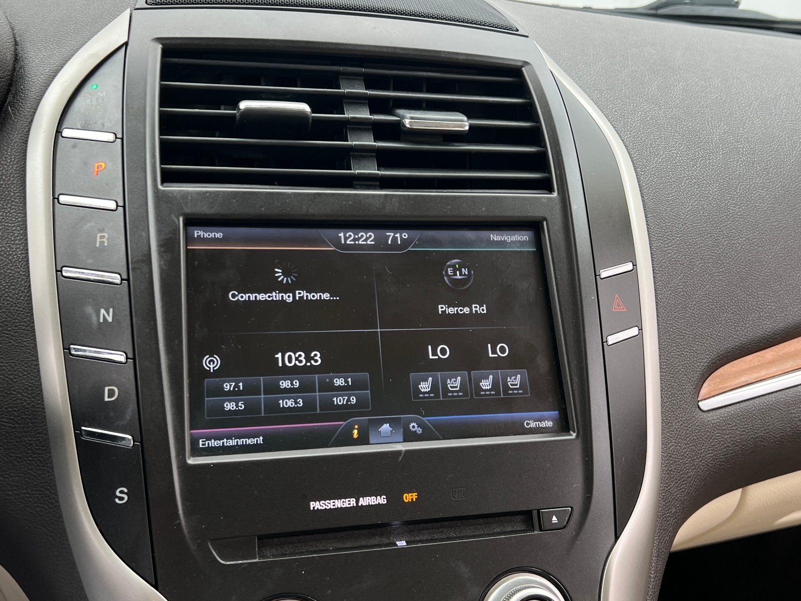 Thumbnail: 2015 Lincoln MKC - 3