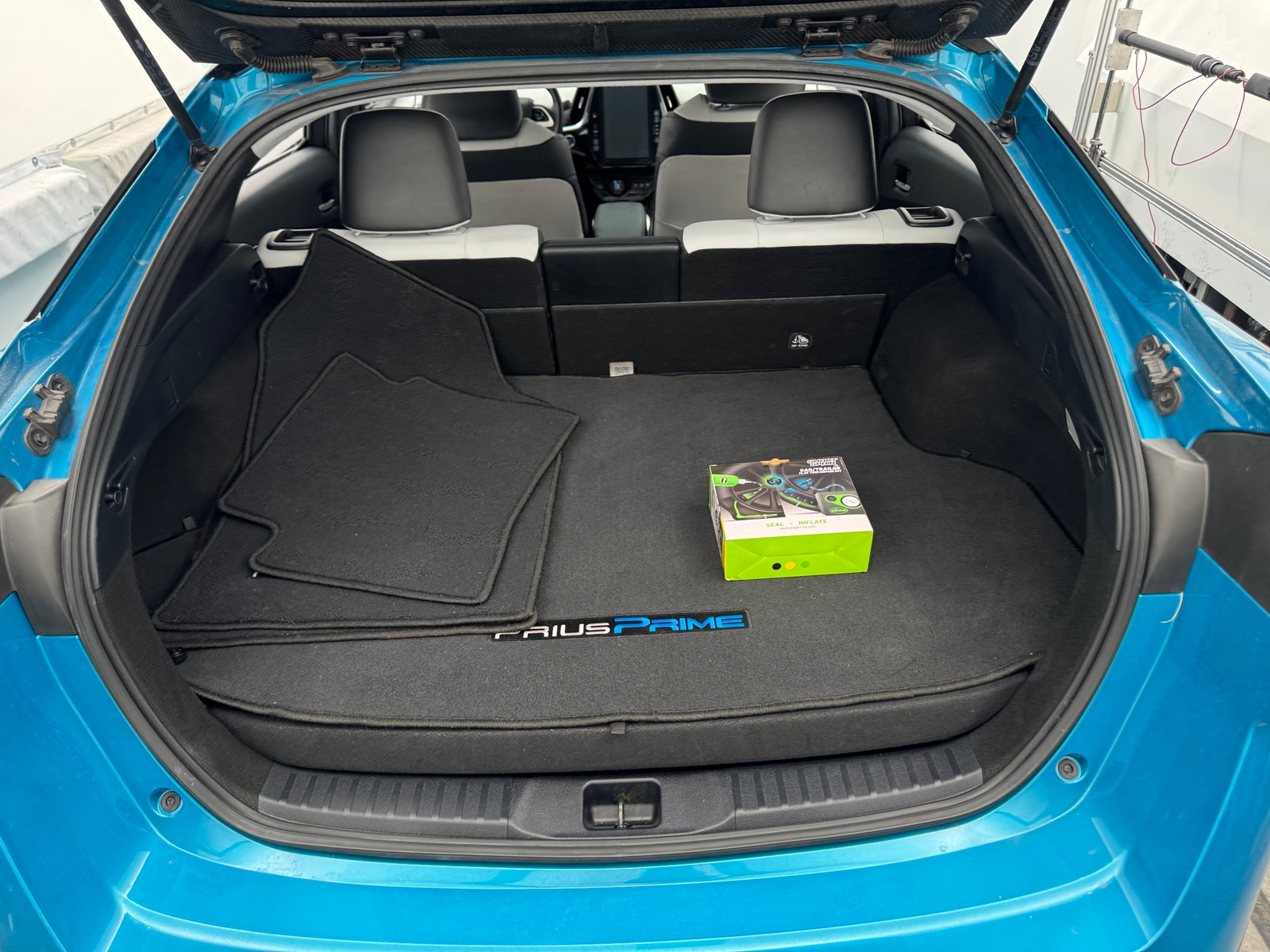 Thumbnail: 2018 Toyota Prius Prime - 6