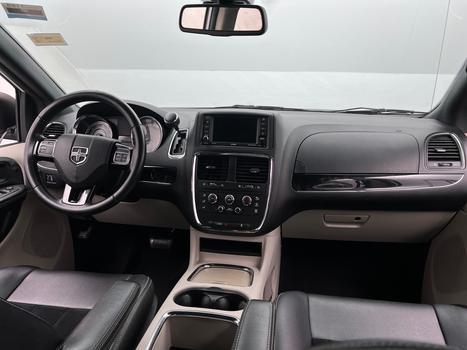 Thumbnail: 2019 Dodge Grand Caravan - 2