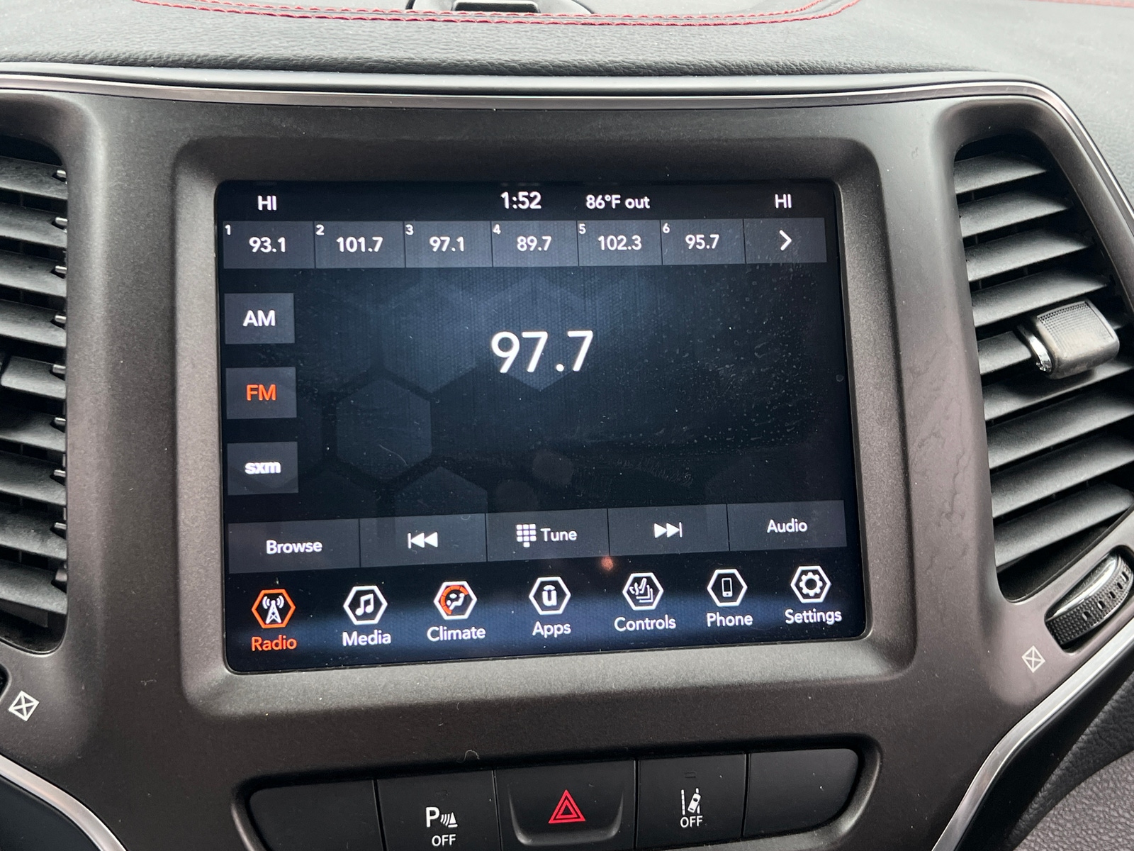 Thumbnail: 2021 Jeep Cherokee - 4