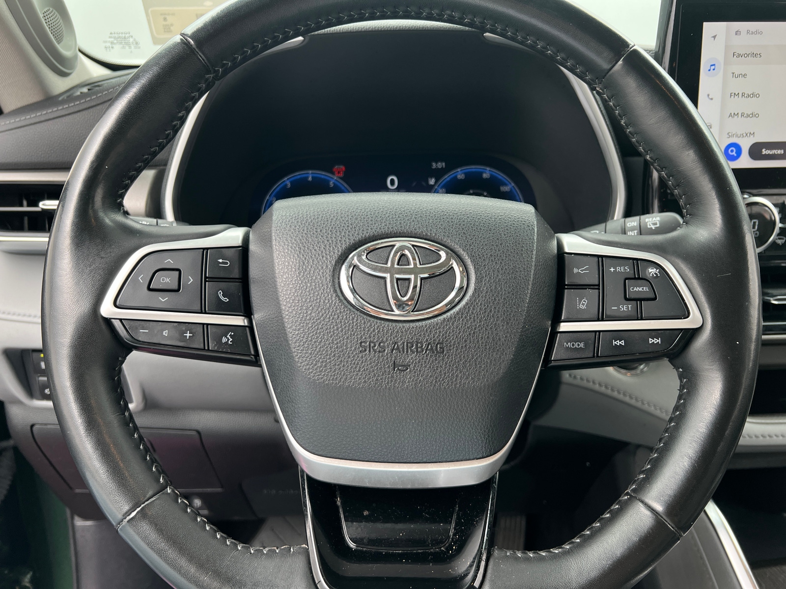 Thumbnail: 2023 Toyota Highlander - 5