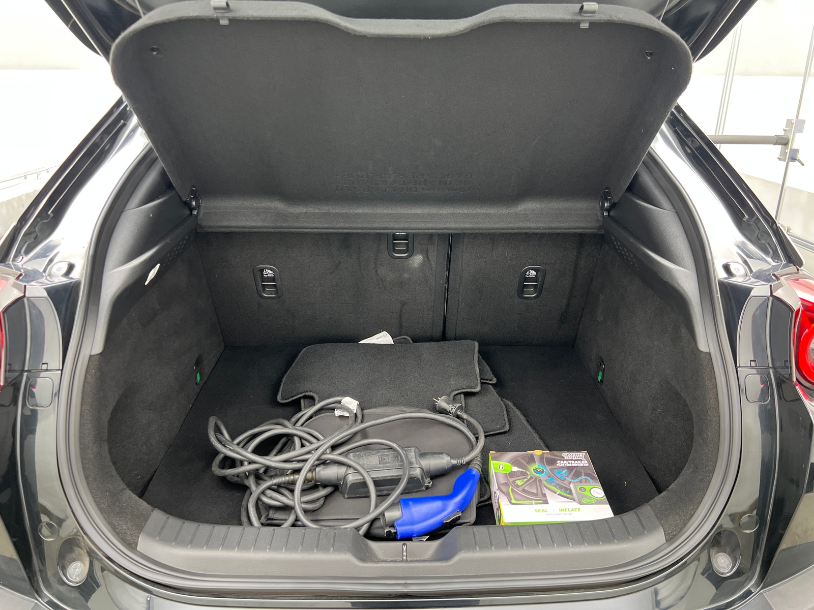 Thumbnail: 2022 Mazda MX-30 - 6