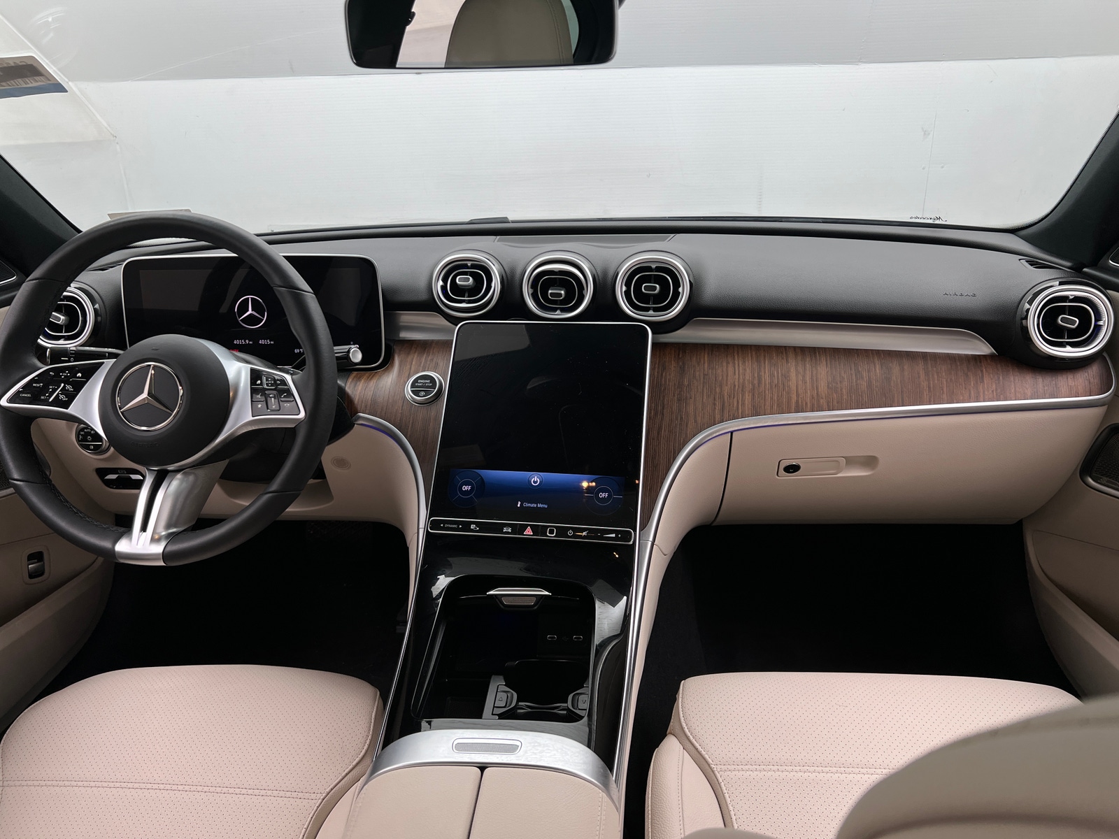 Thumbnail: 2025 Mercedes-Benz C-Class - 2