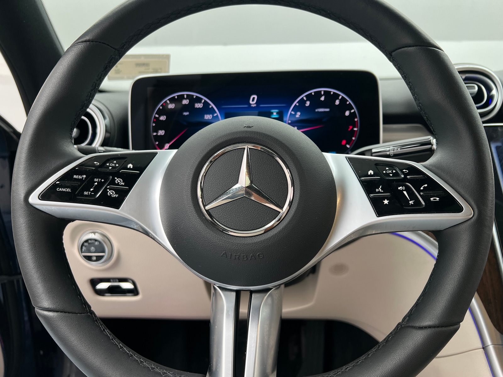 Thumbnail: 2025 Mercedes-Benz C-Class - 4