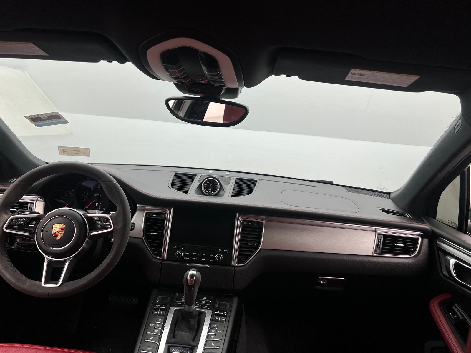 Thumbnail: 2018 Porsche Macan - 2