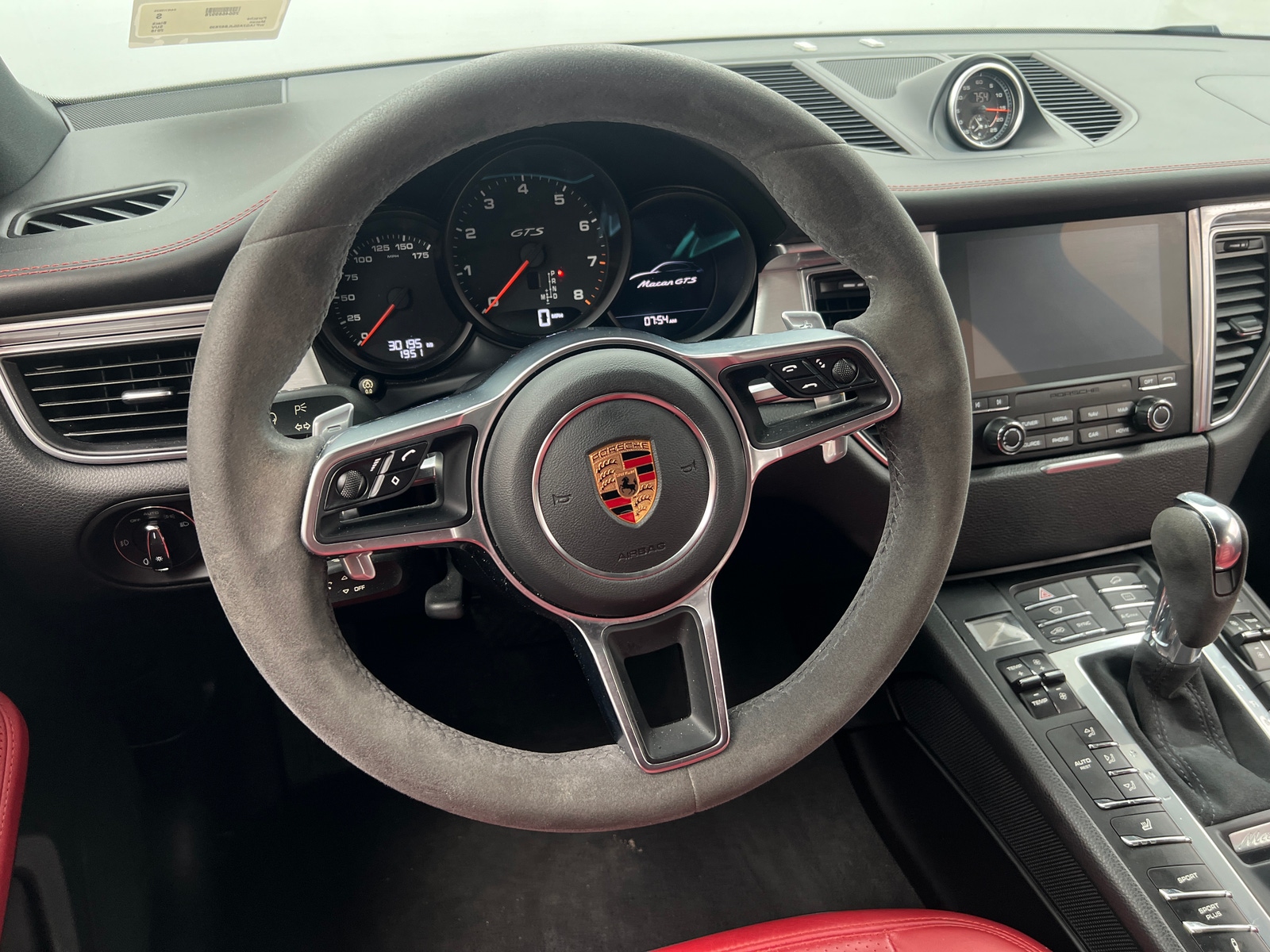 Thumbnail: 2018 Porsche Macan - 4