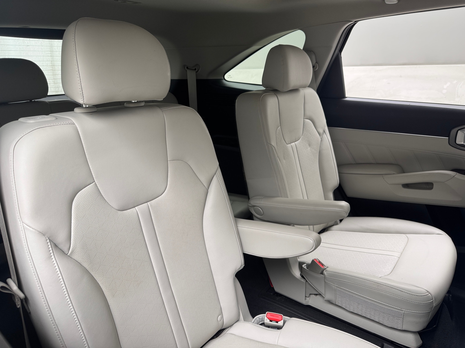 Thumbnail: 2022 Kia Sorento - 5